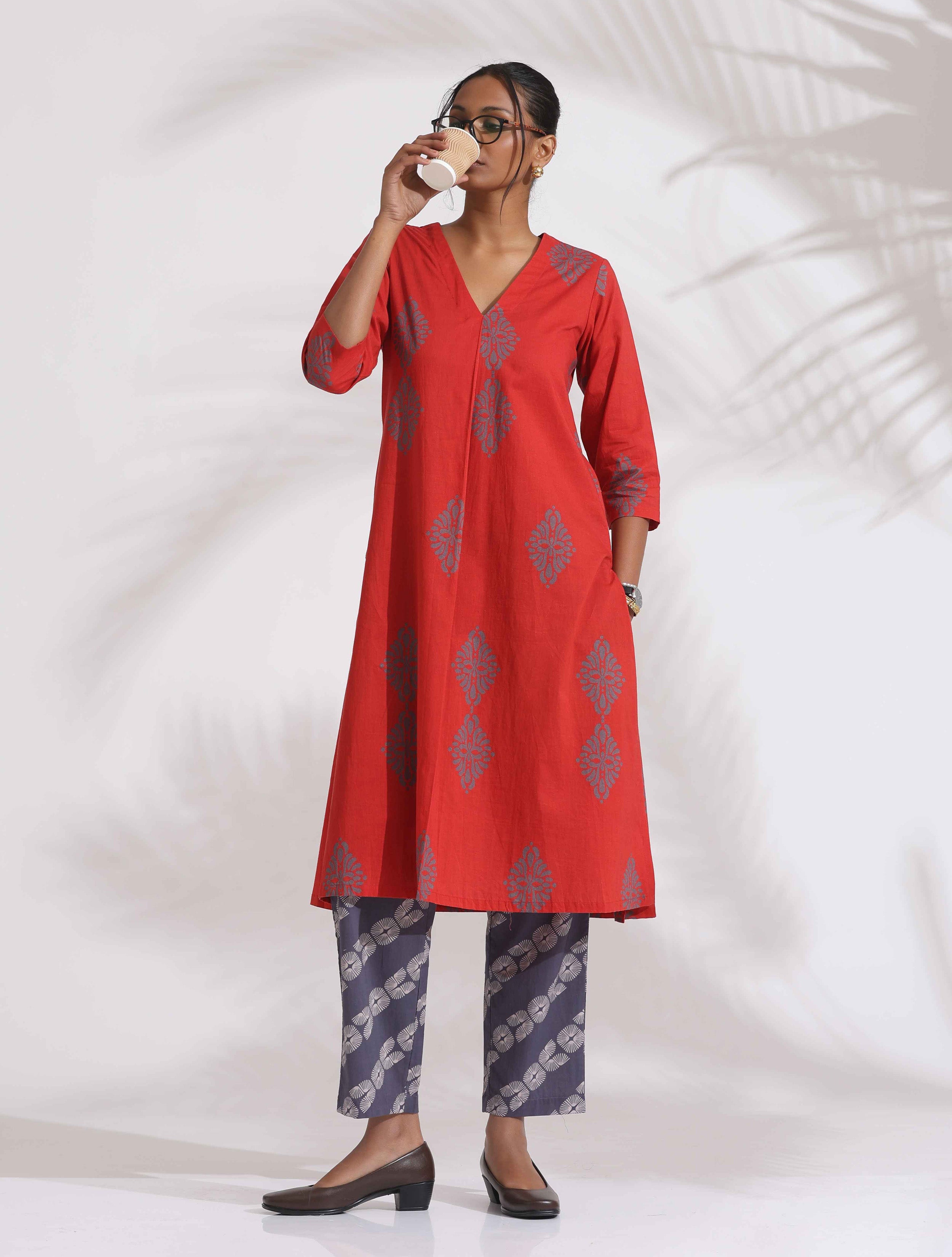 trueBrowns Red Cotton Print Kurta Set
