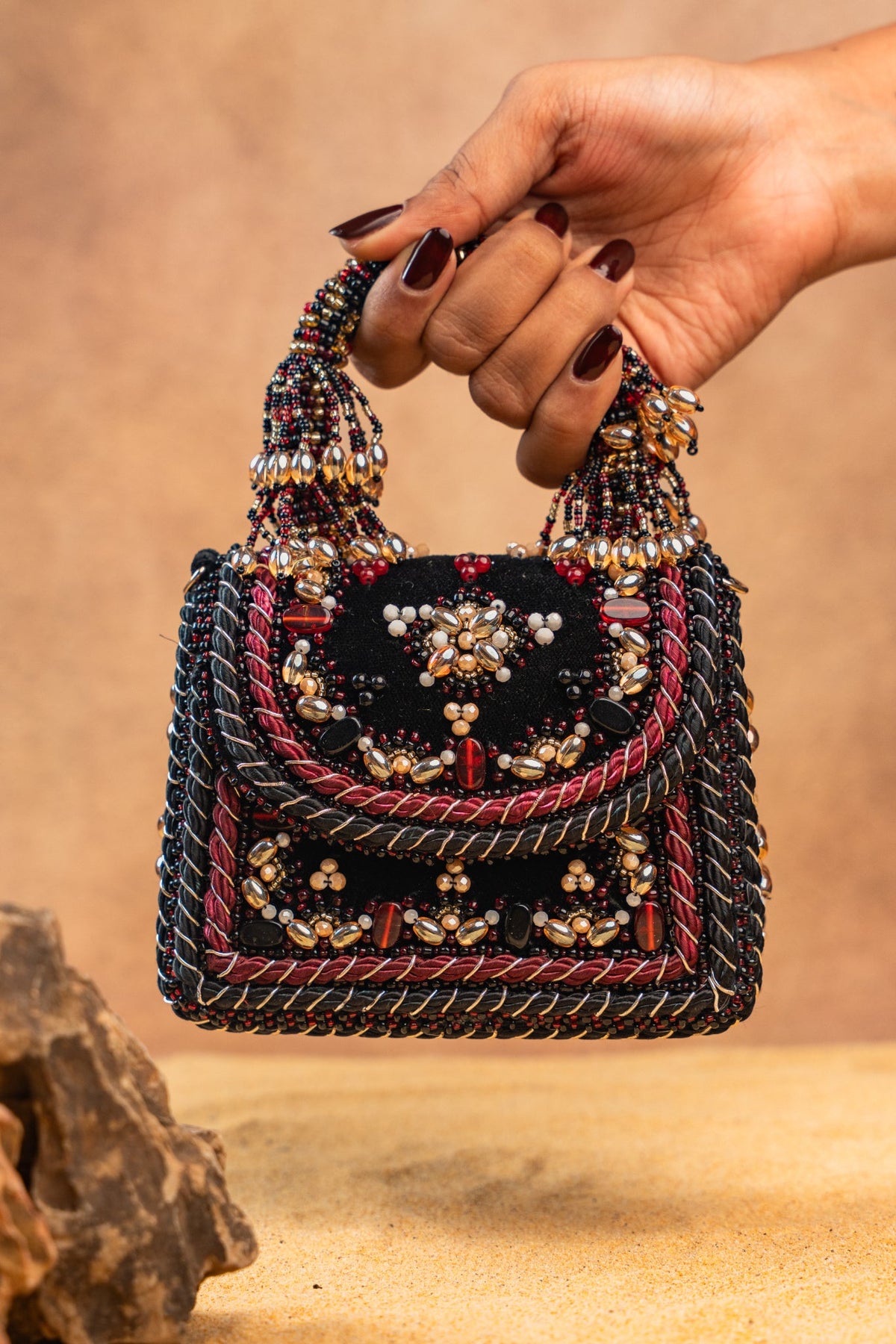 Empress Charm Noir