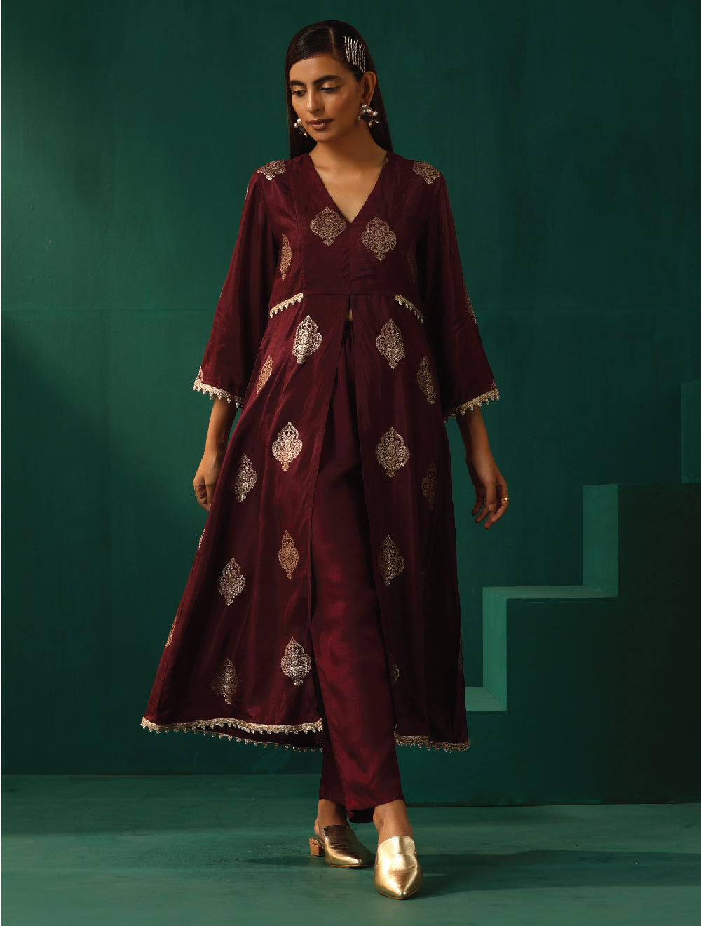 trueBrowns Wine Geometric Viscose Silk V-Neck Front Slit Kurta Pant Set