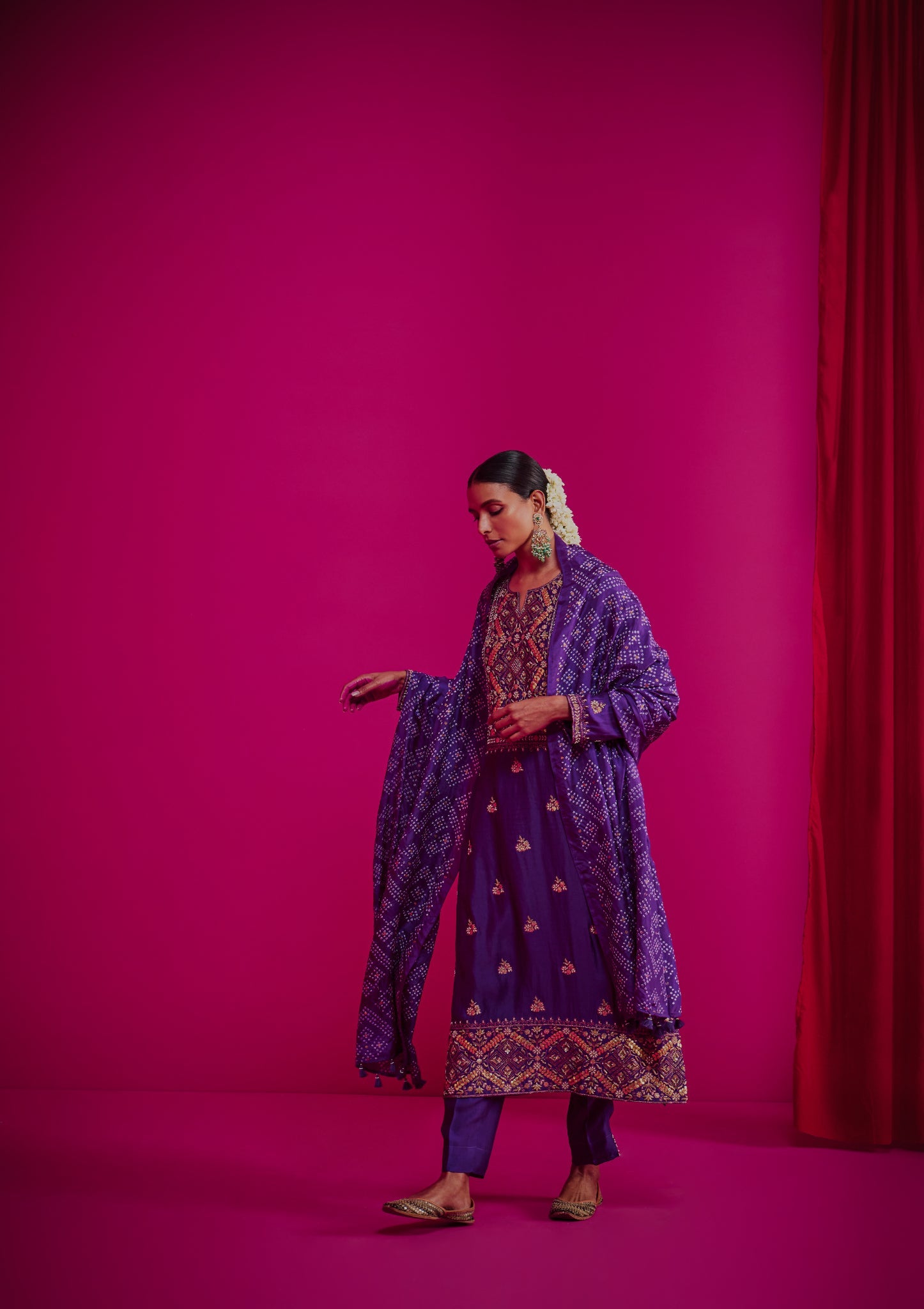 Straight Kurta Set With Bandhani Dupatta