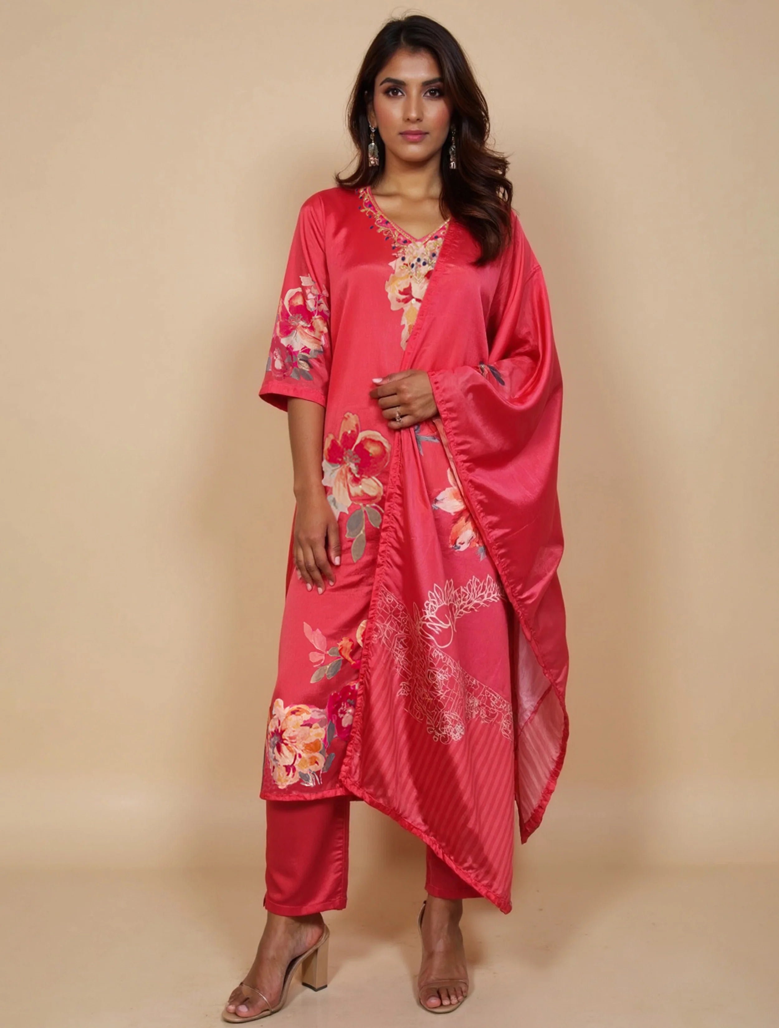 trueBrowns Pink Floral V-Neck Emb Straight Kurta Pant Dupatta Set