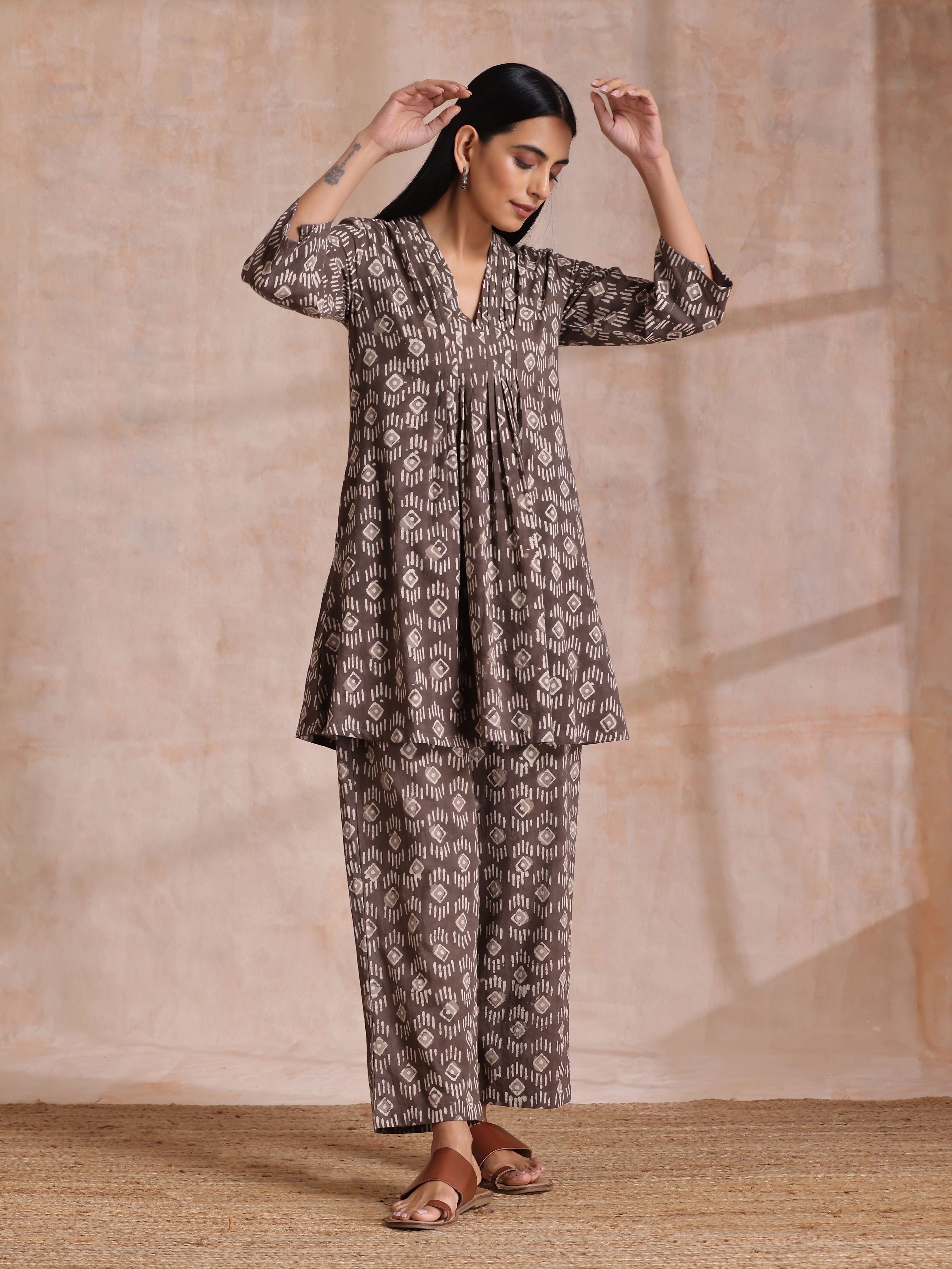Clay Dabu Geometric Print Cotton Pleated Co-Ord Set