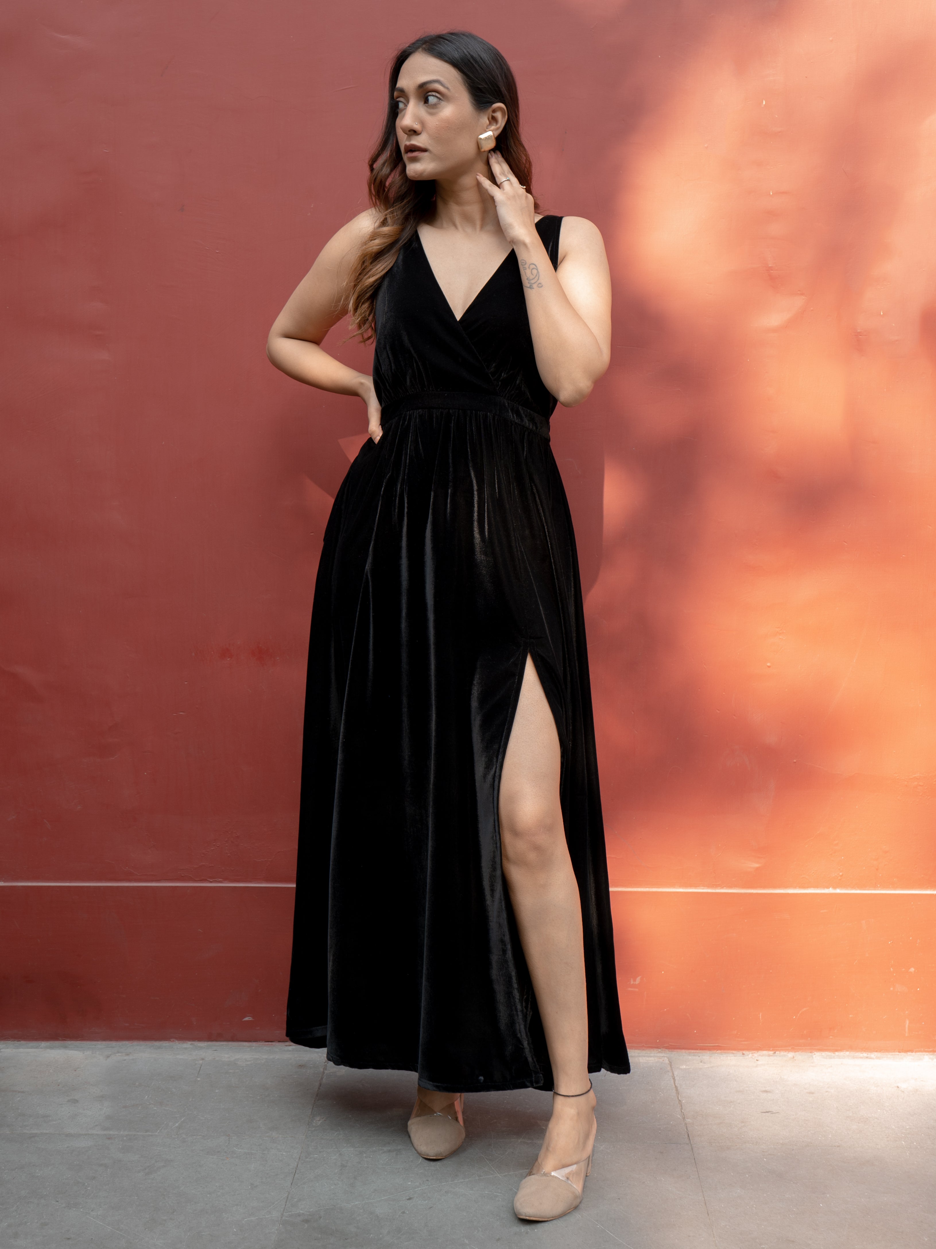 Black Velvet Sleeveless Dress