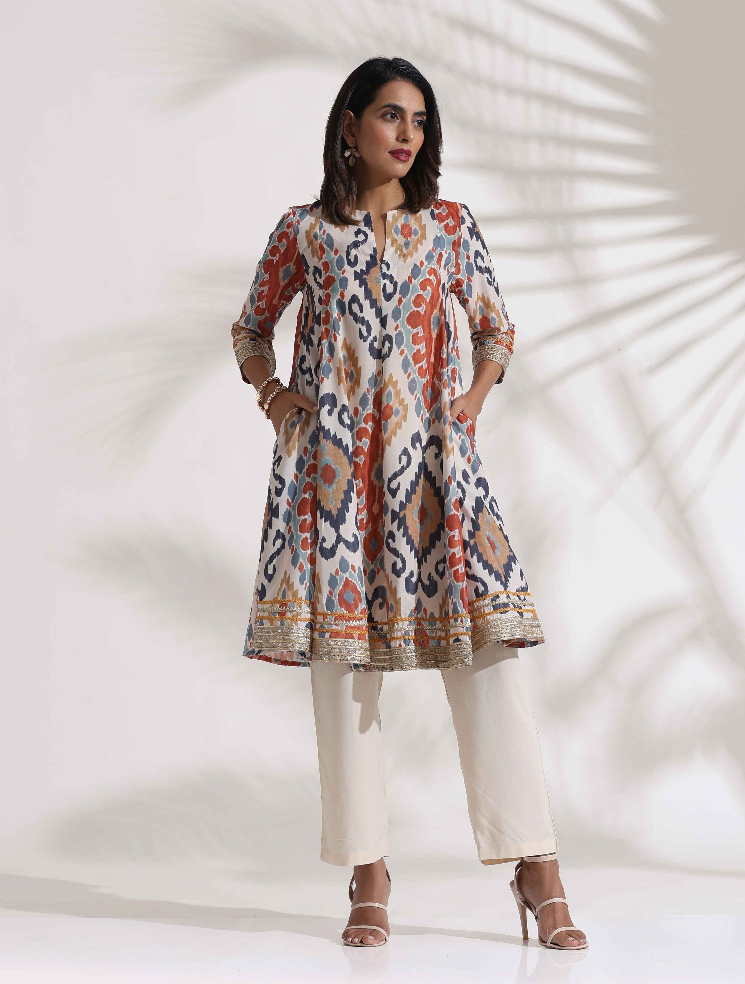 trueBrowns Off White Ikat Print Arkali Kurta Co-ord Set