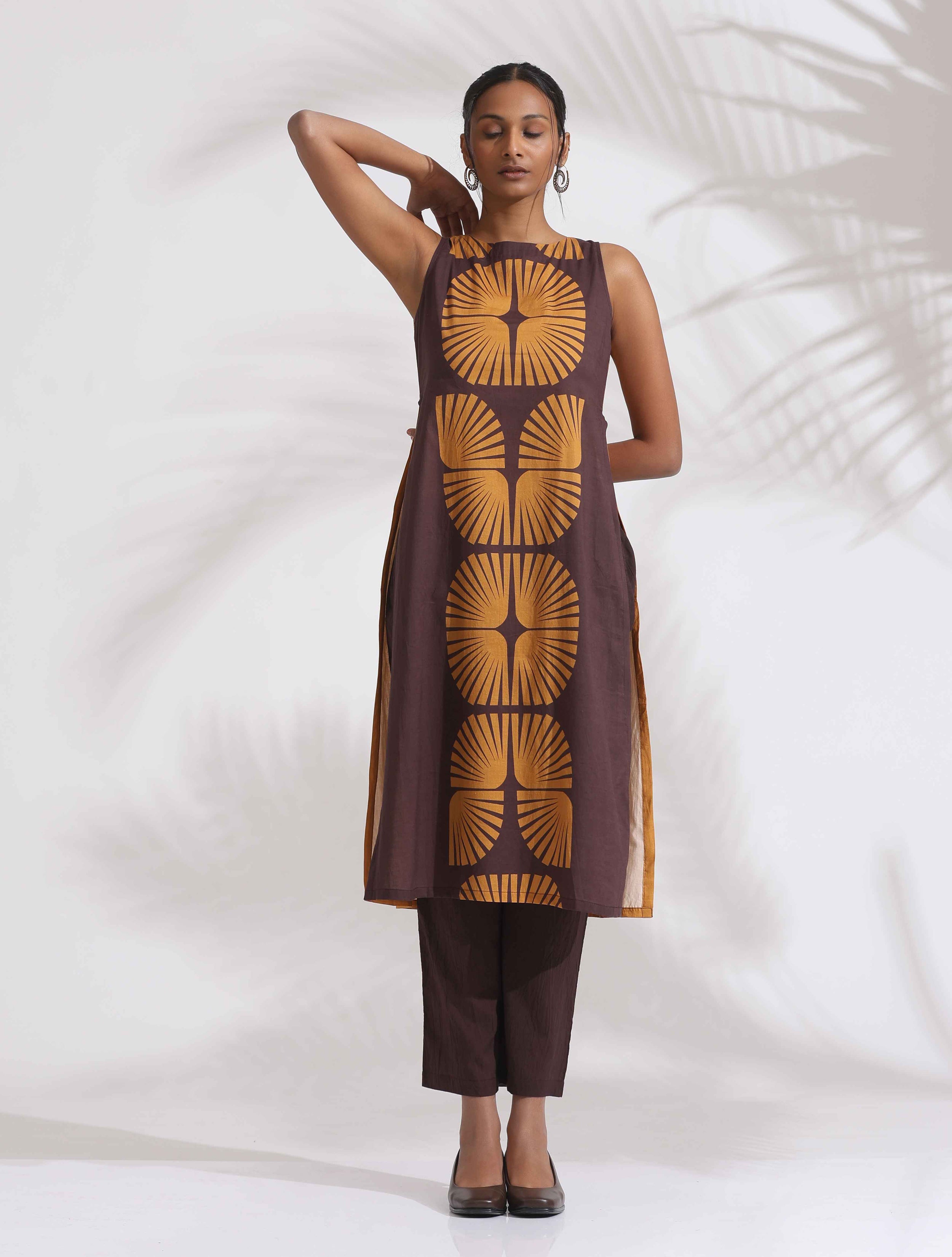trueBrowns Brown Cotton Print Sleeveless Kurta Set
