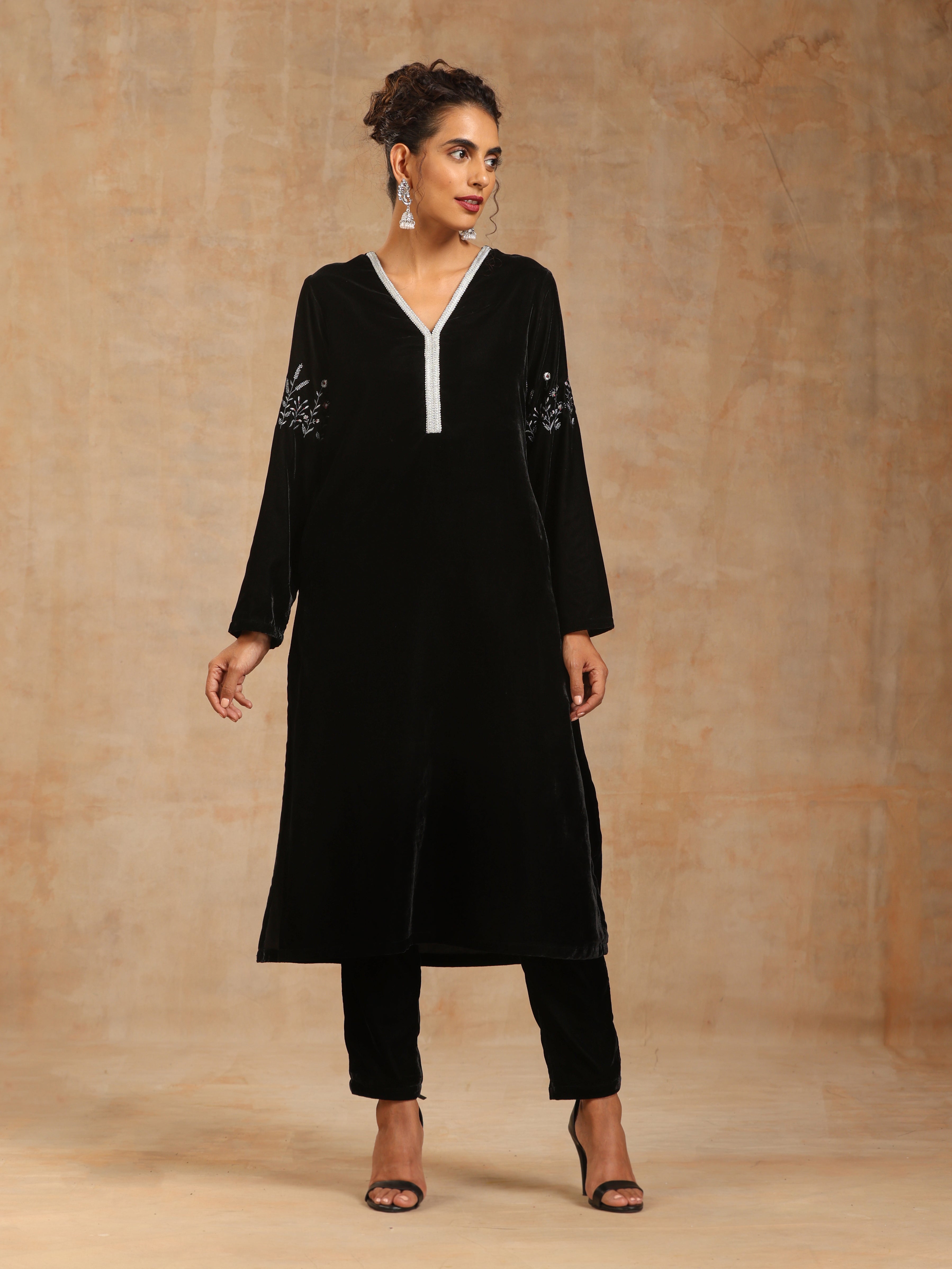 trueBrowns Black Velvet Sleeve Embroidered Kurta