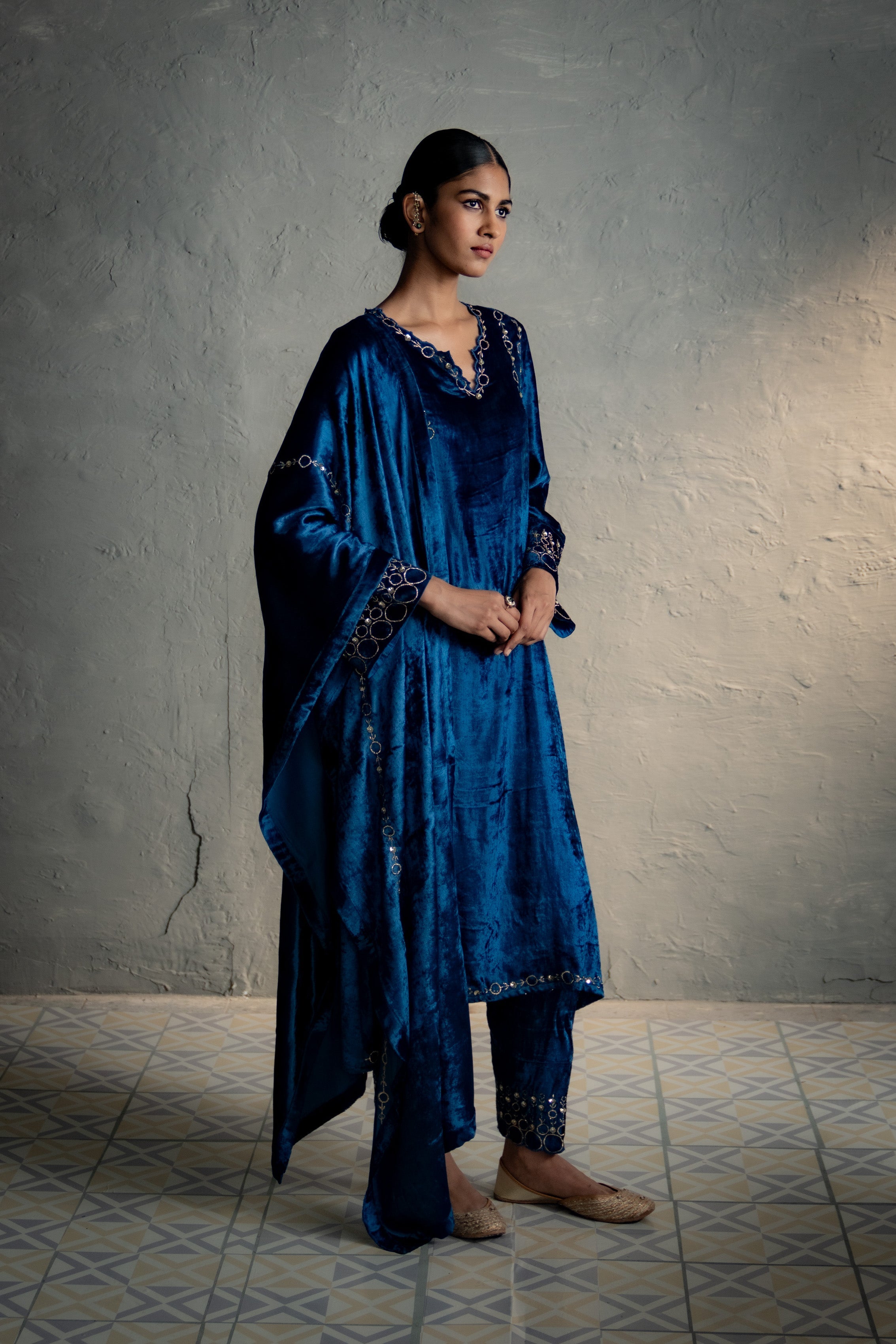 Phiran Style Velvet kurta Set MYWK126VBL-WP16VBL-DOBL