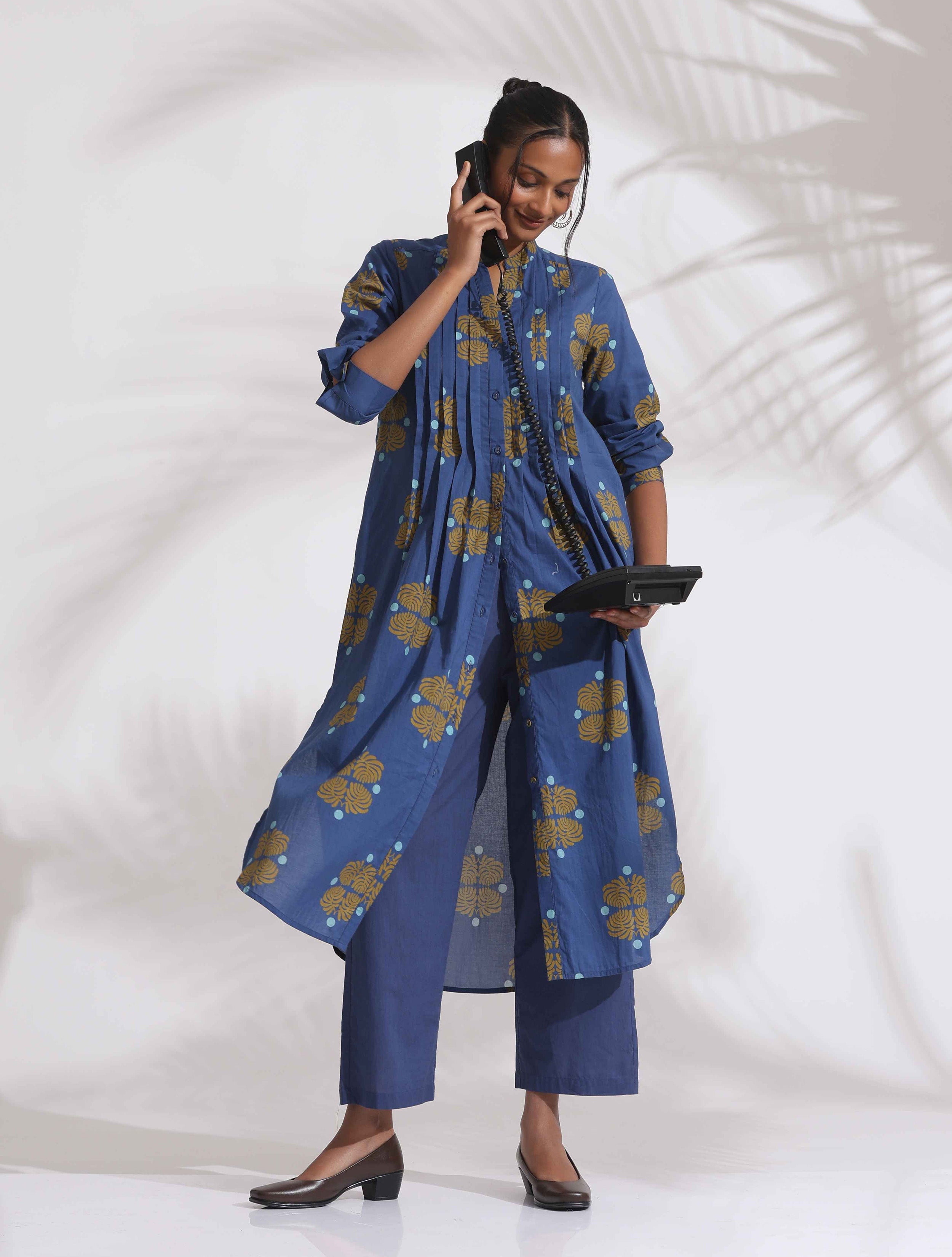 trueBrowns Blue Cotton Print Pleated Kurta Set