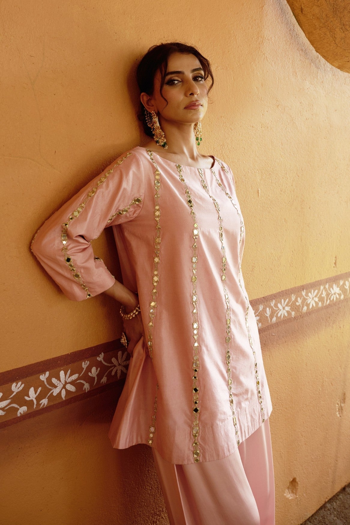 Pink short Logo kurta with broad pants