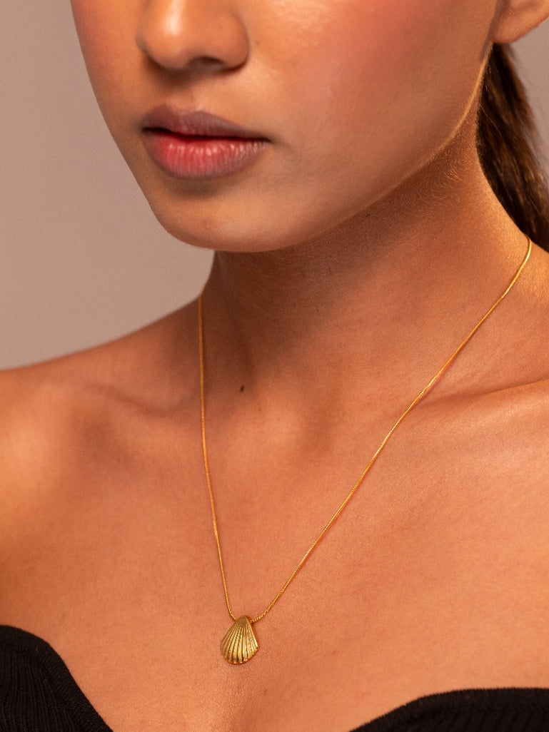 Shell necklace