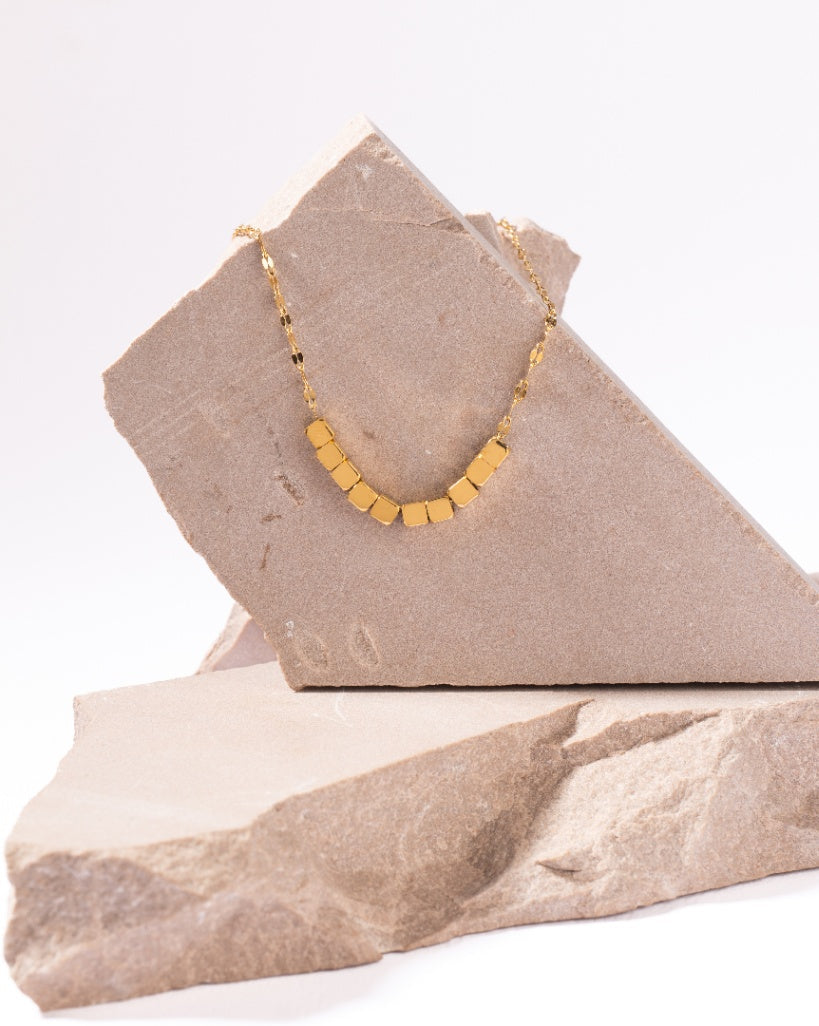The Queen Necklace