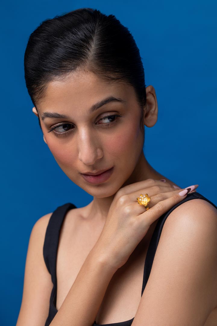 Pearly Golden Flower Ring