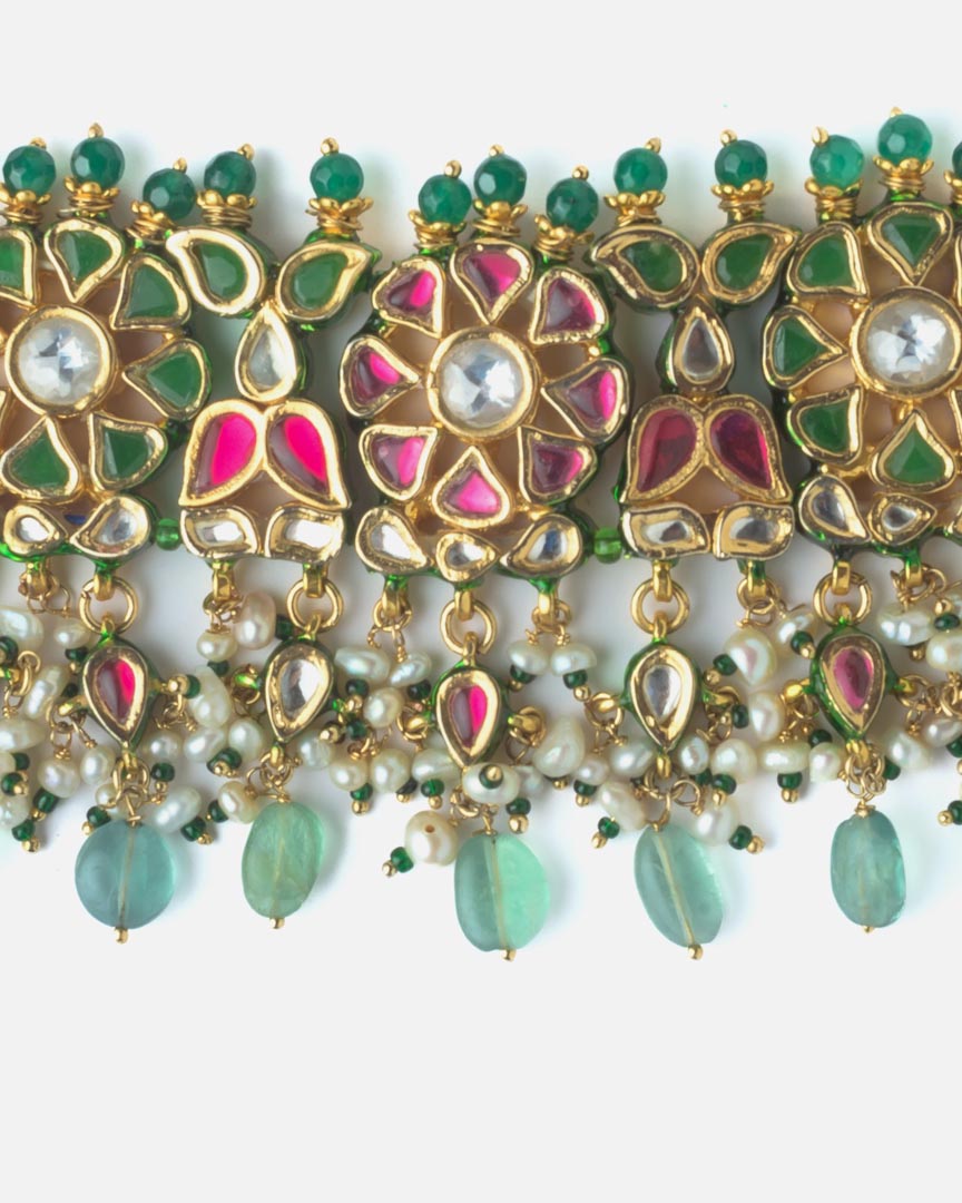 Vivinia By Vidhi Mehra Gold Plated Green Womens Kundan Choker Necklace Set with Pair of Earrings VN900