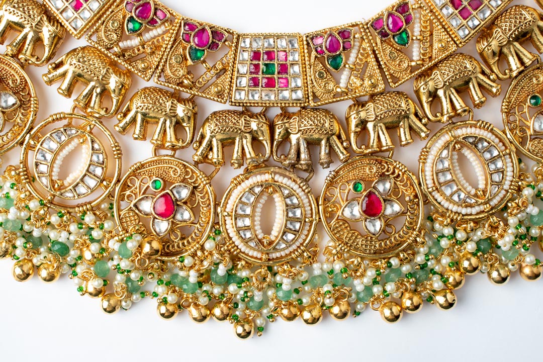 Vivinia By Vidhi Mehra Gold Plated Multicolored Womens Beads Short Necklace Set with Pair of Earrings VN922