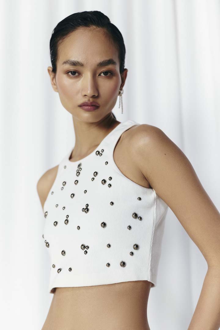 WHITE STUDDED RIB TOP