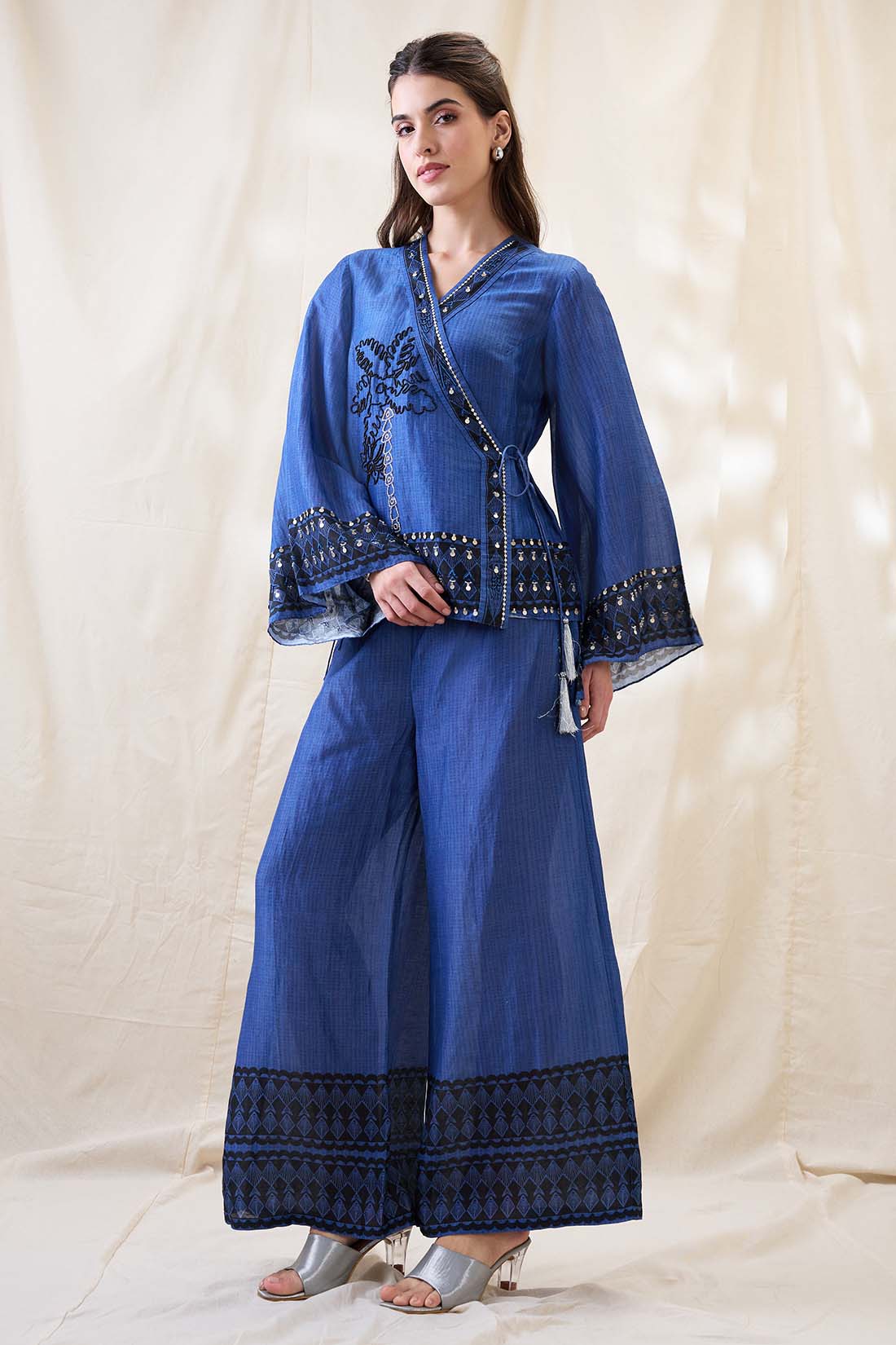 Noorani embellished angarkha set SP4648