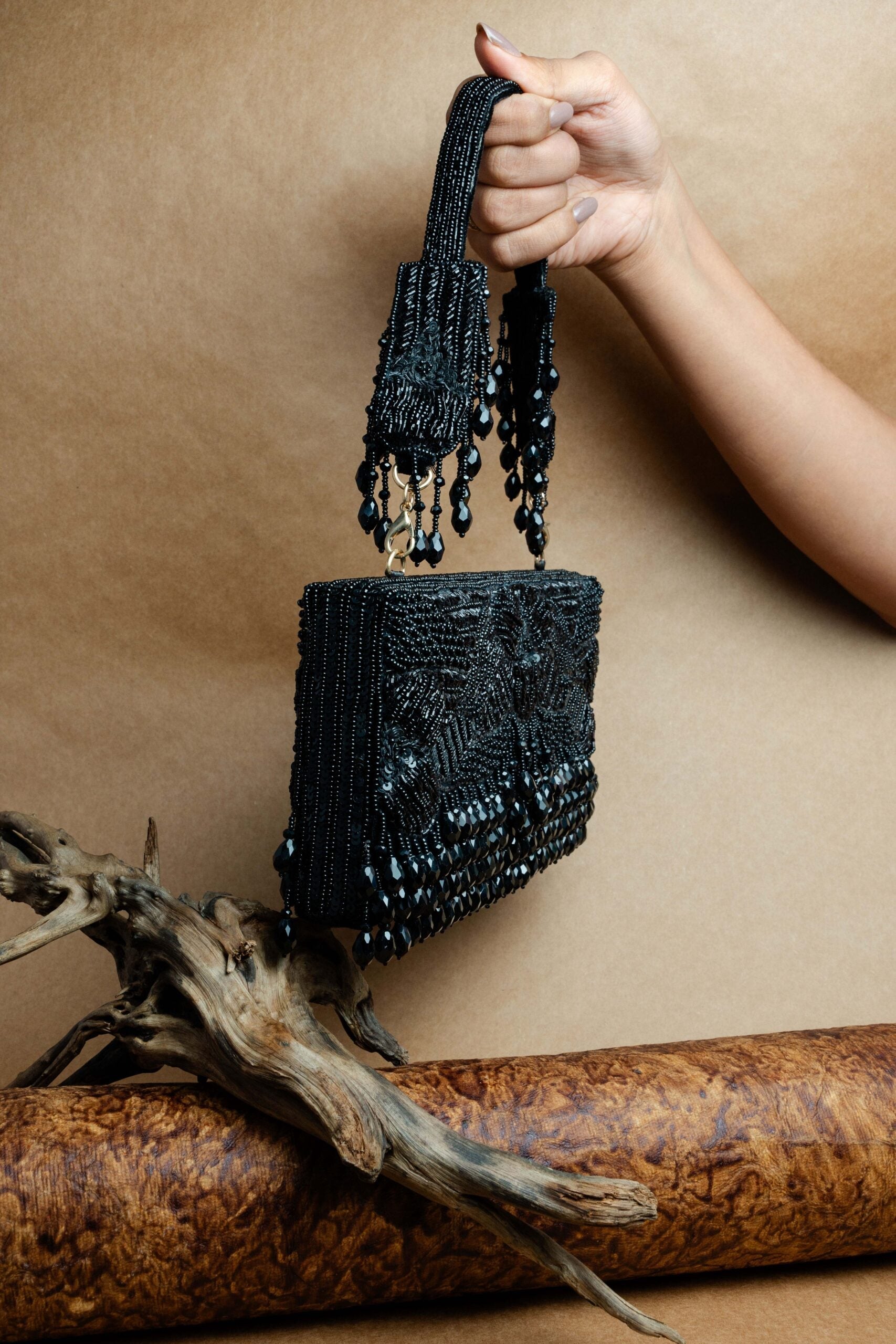 Ornate Radiance Kasse Black