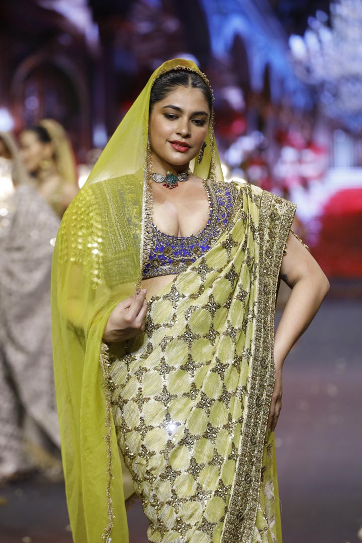 Neelkanthi Noor Saree Set