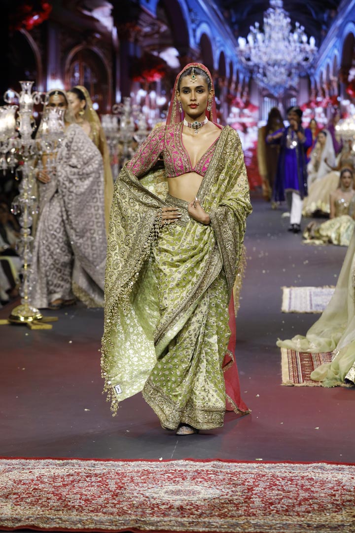 Gulnaar Zareen Saree Set