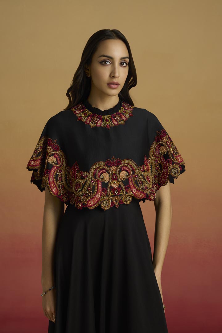 BLACK CAPE FLOUNCE DRESS