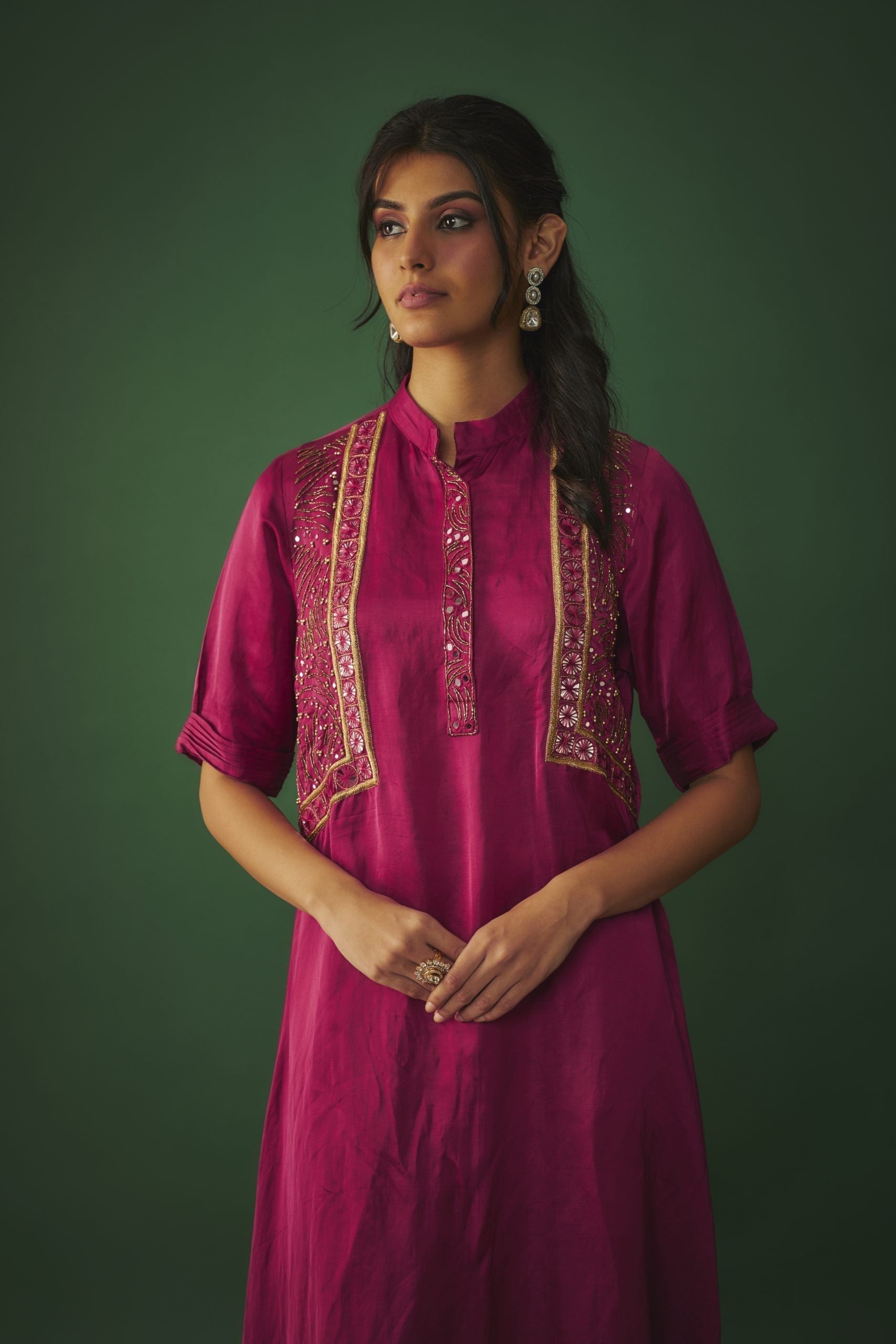 Image of MAGENTA PINK MIRROR EMBROIDERED KURTA AND PANTS SET