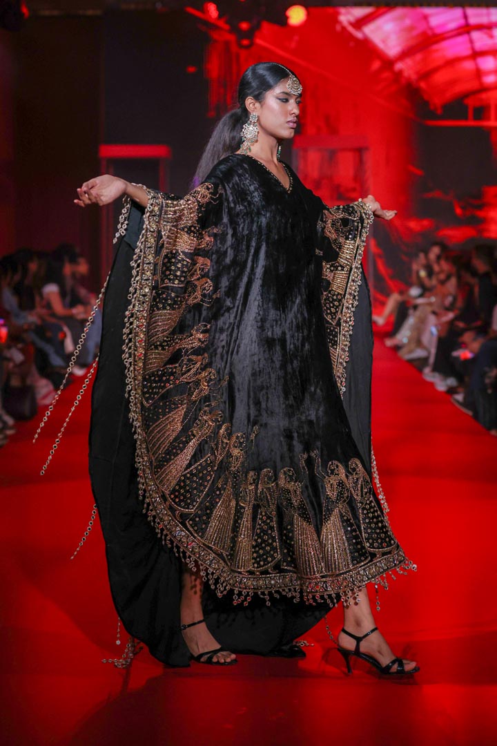 Ratrangini Kaftan Set