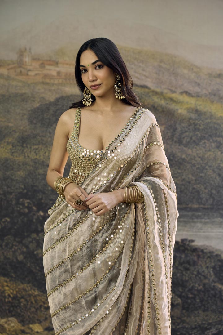Avyra Saree Set: