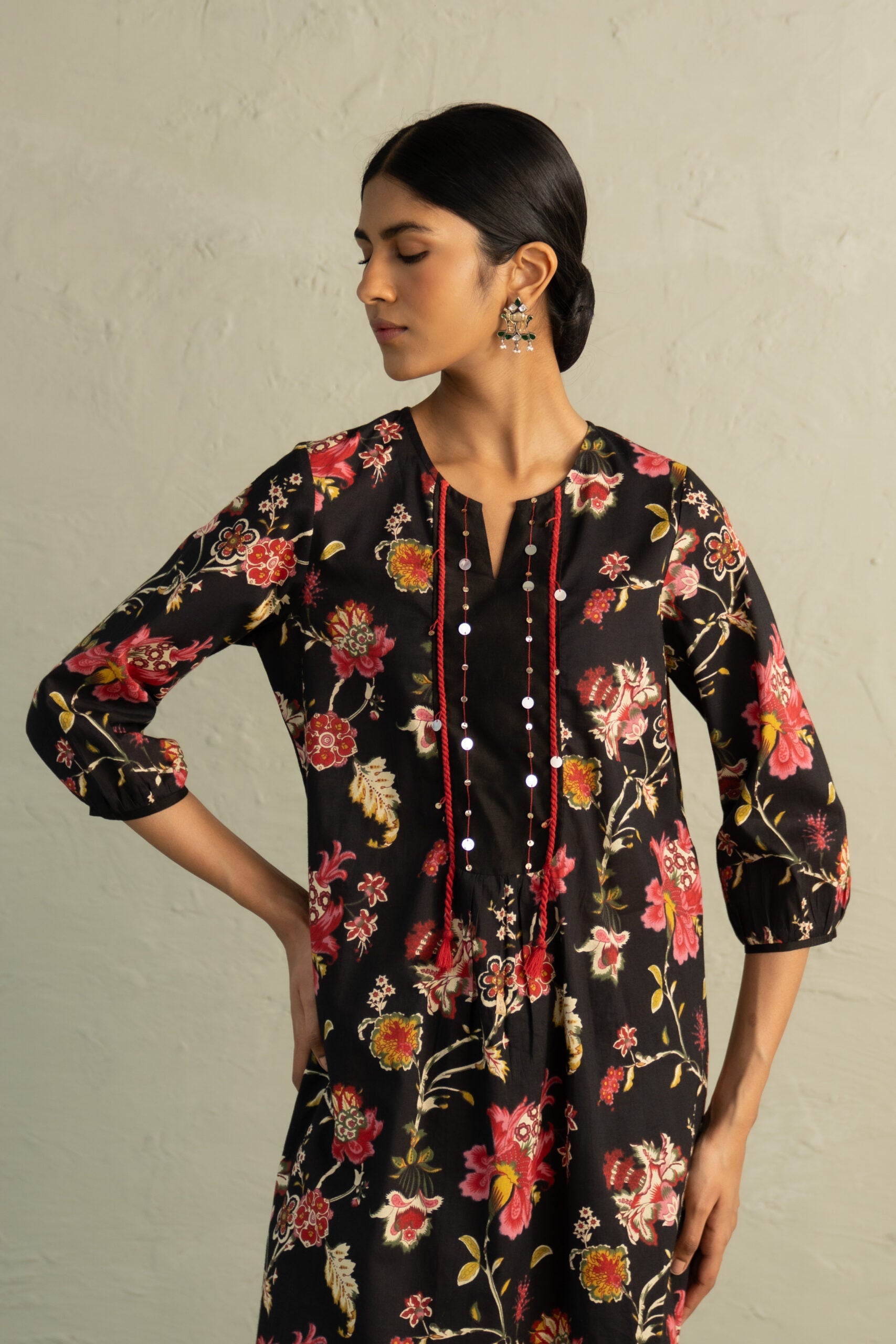 Black Phool Dori Kurta Set