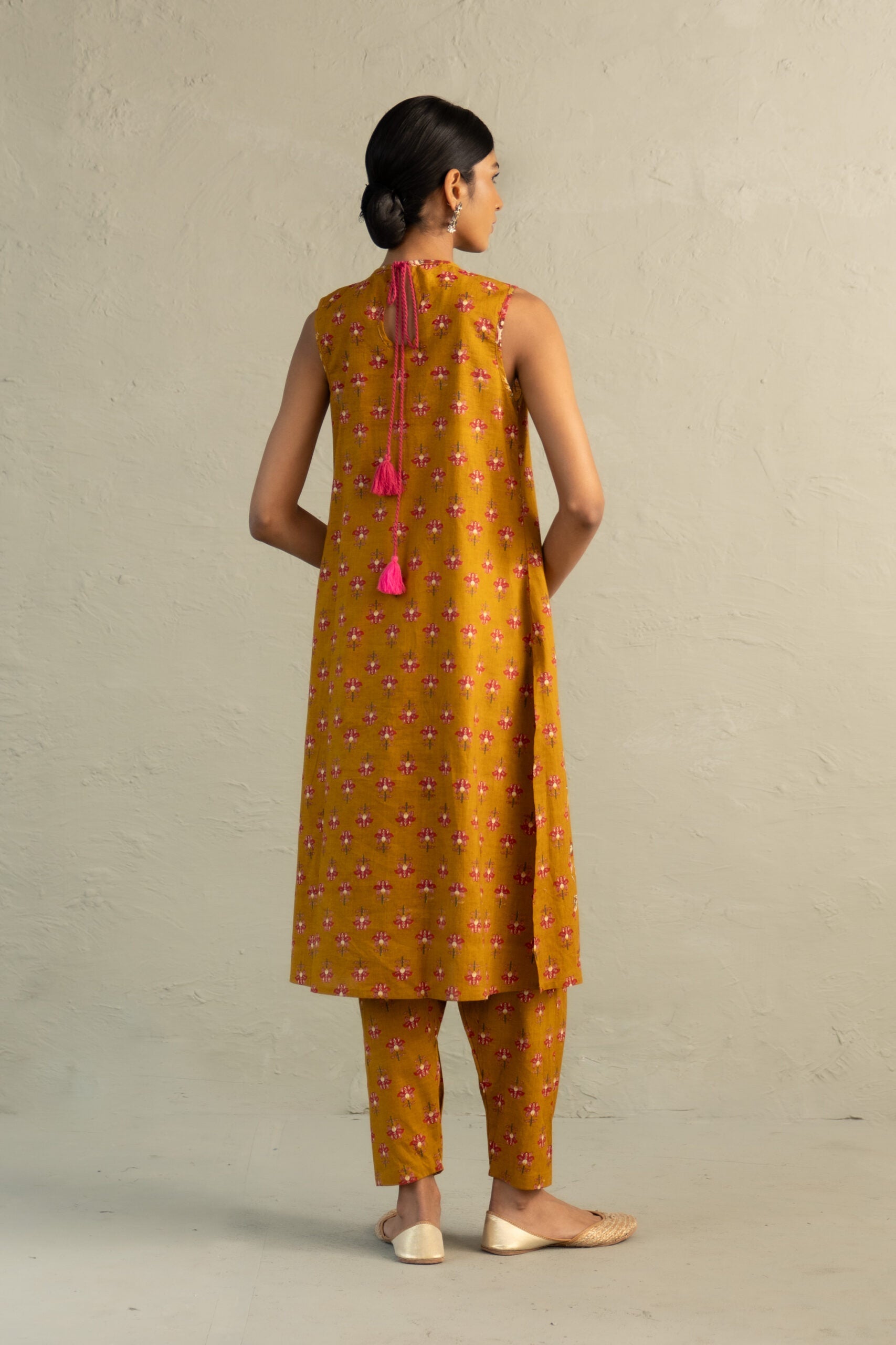 Mustard Phool Dori Pintuck Sleeveless Kurta Salwar Set