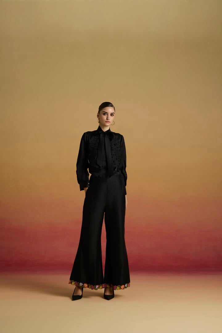 BLACK FLORAL BELL BOTTOM PANTS