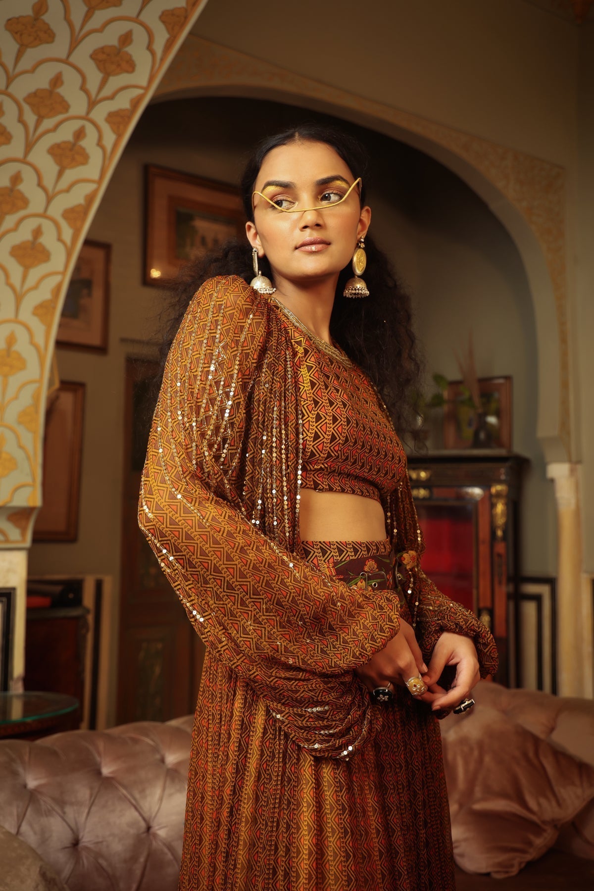 Image of Dilruba trevron dhaani  balloon sleeve crop top with broad belt skirt