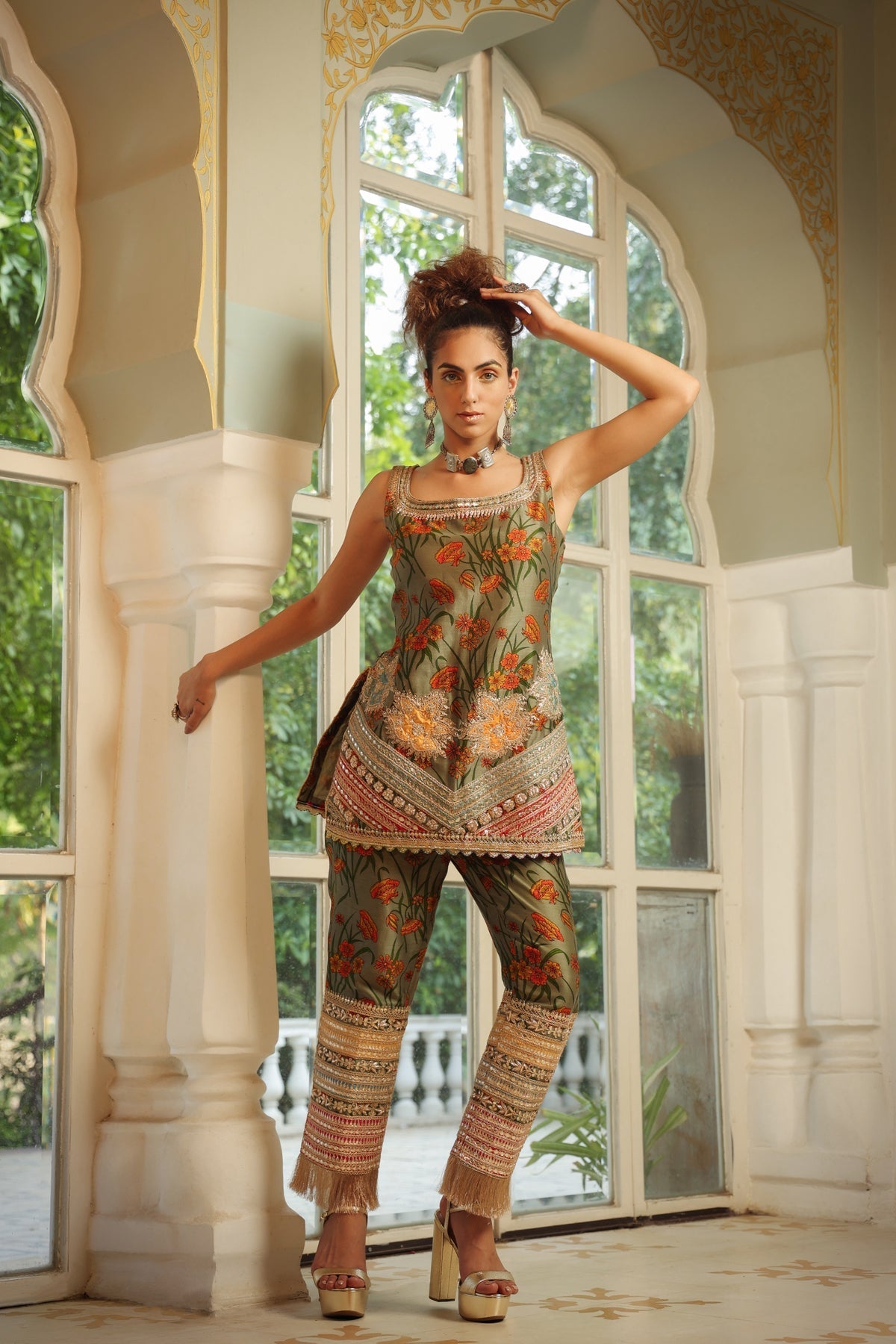 Image of Dilruba bageecha kurta fringe pants rangeen work