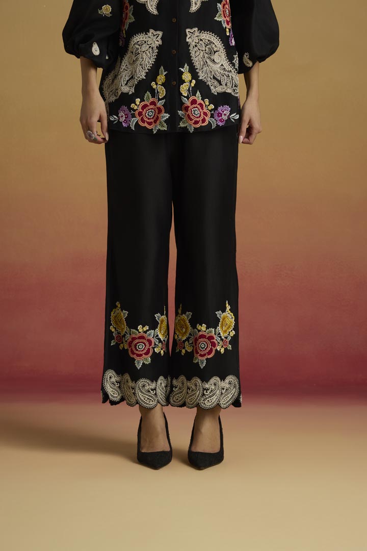 BLACK CONTRAST PAISLEY PANTS