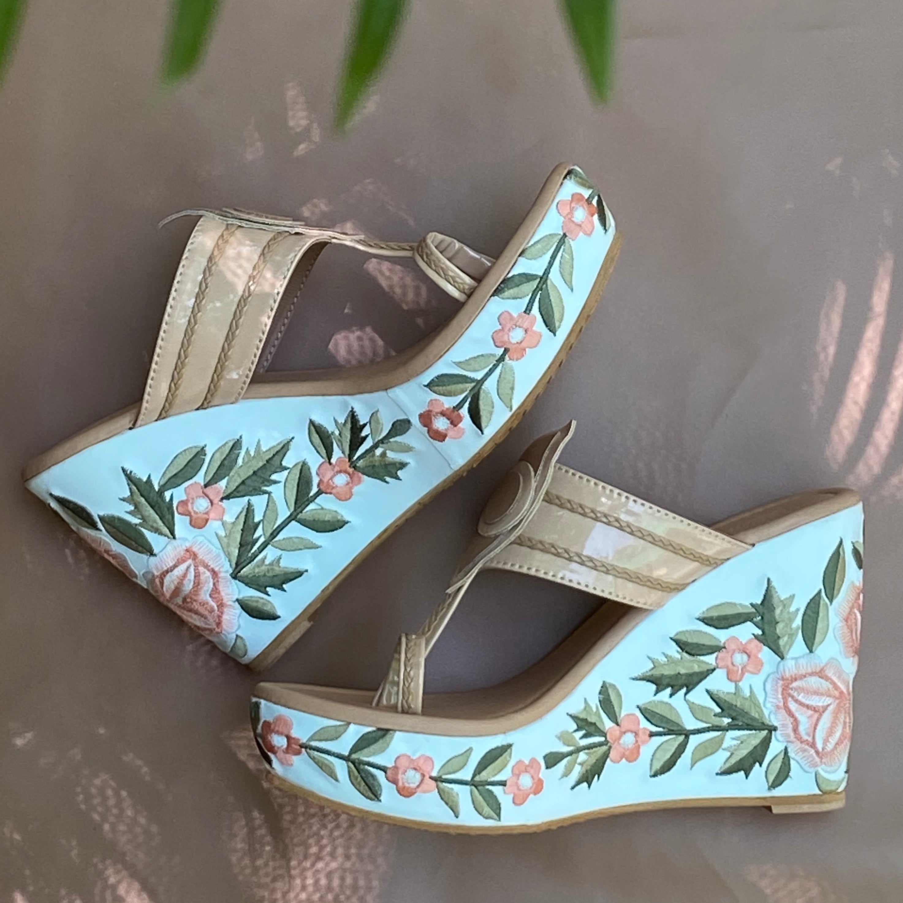 Nude Kolapuri Wedges