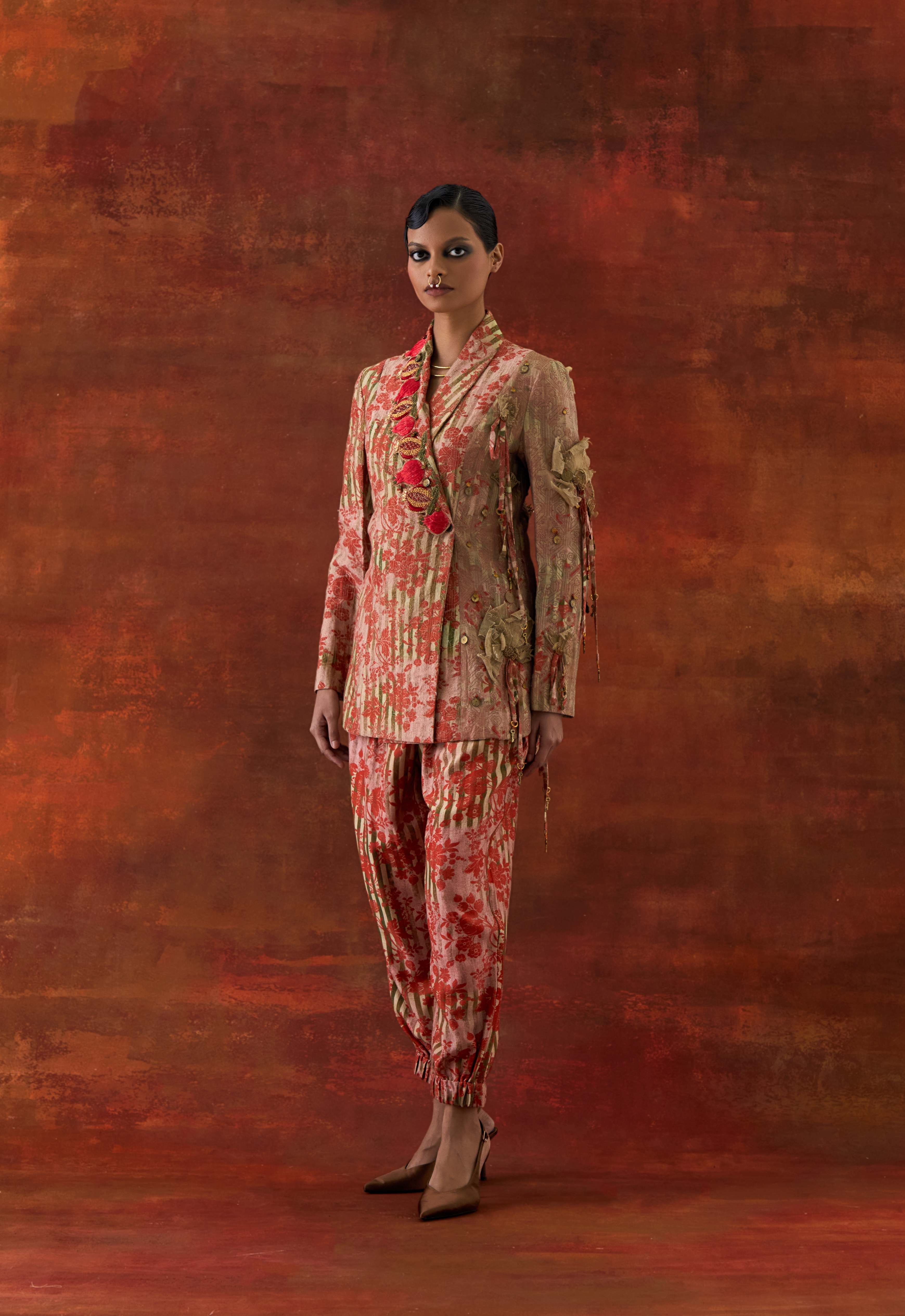 POMOGRANATE EMB DOUBLE LAPEL JACKET WITH PRINTED JOGGERS - image 2