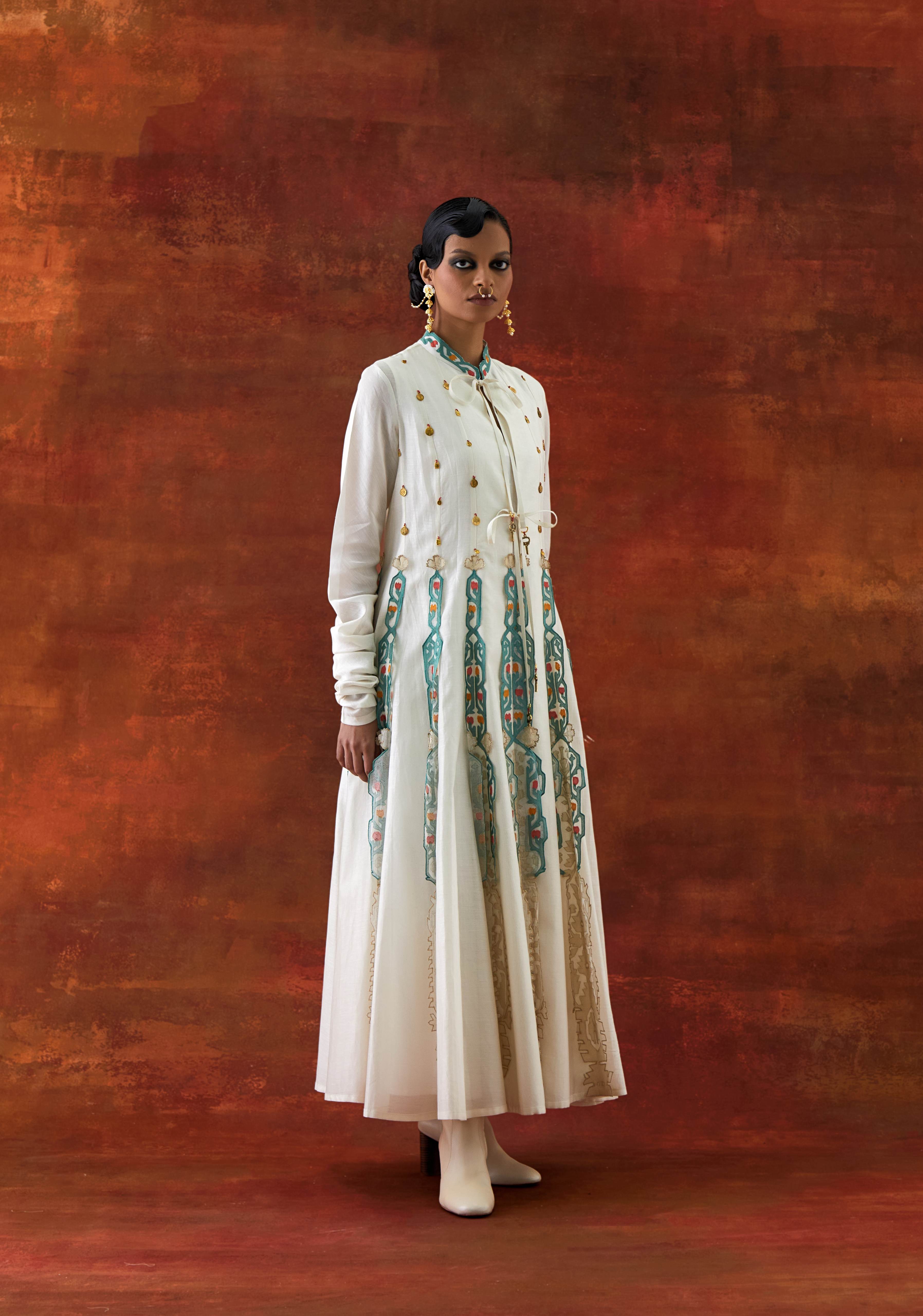 EMBROIDERED KALIDAR WITH SLEEVLESS INNER - image 2