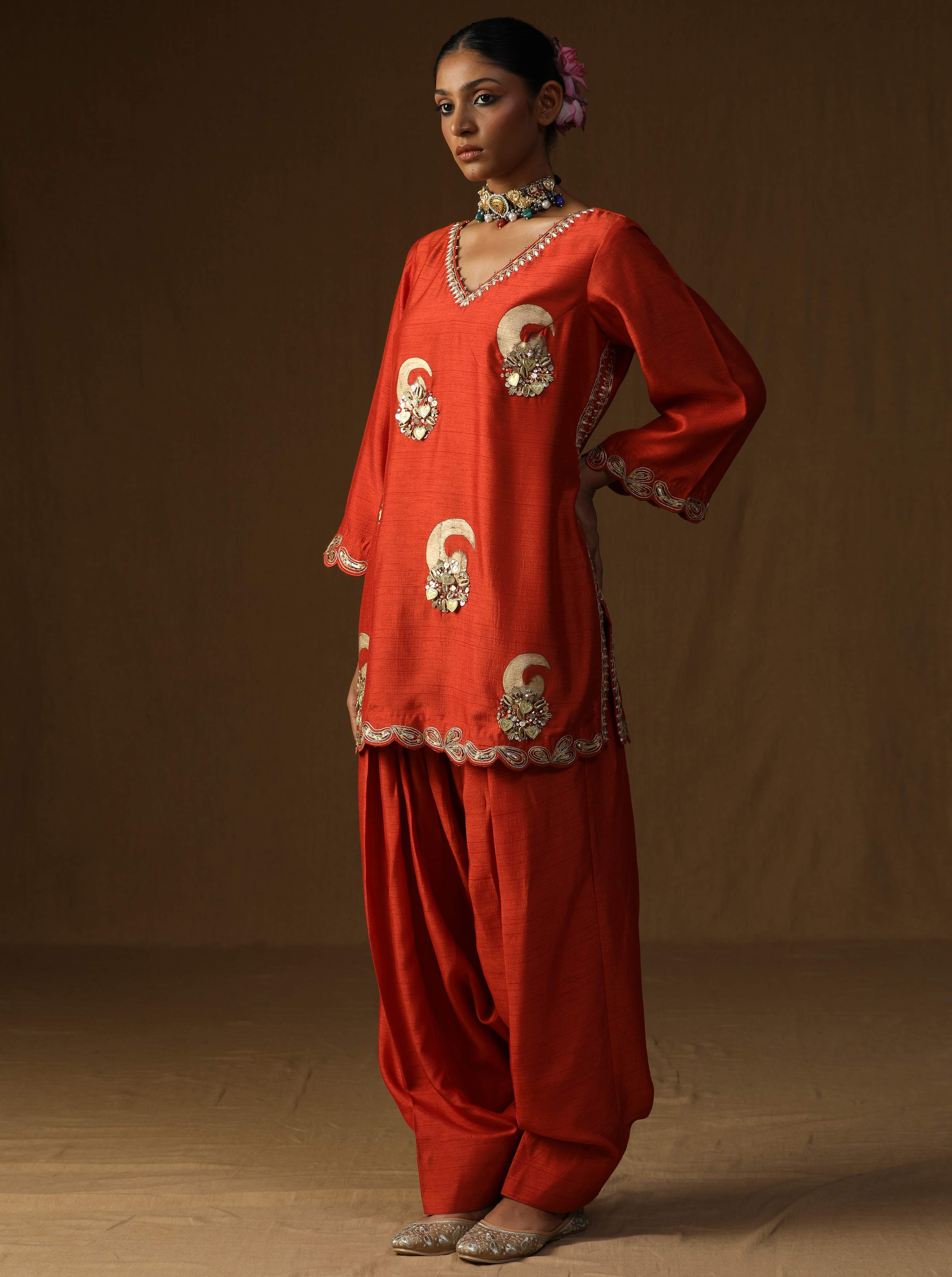 Vrind? � Kesariya Embroidered Suit Set