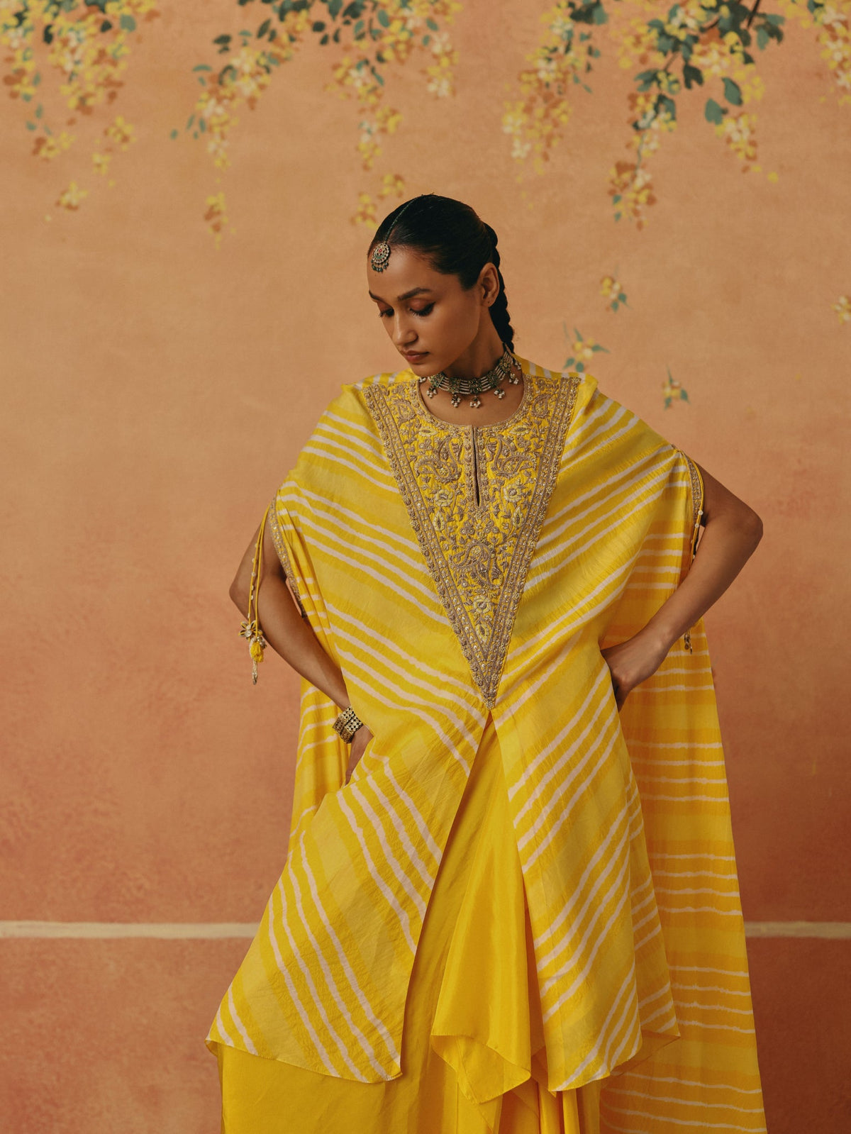 Peela Leheriya Cape Set