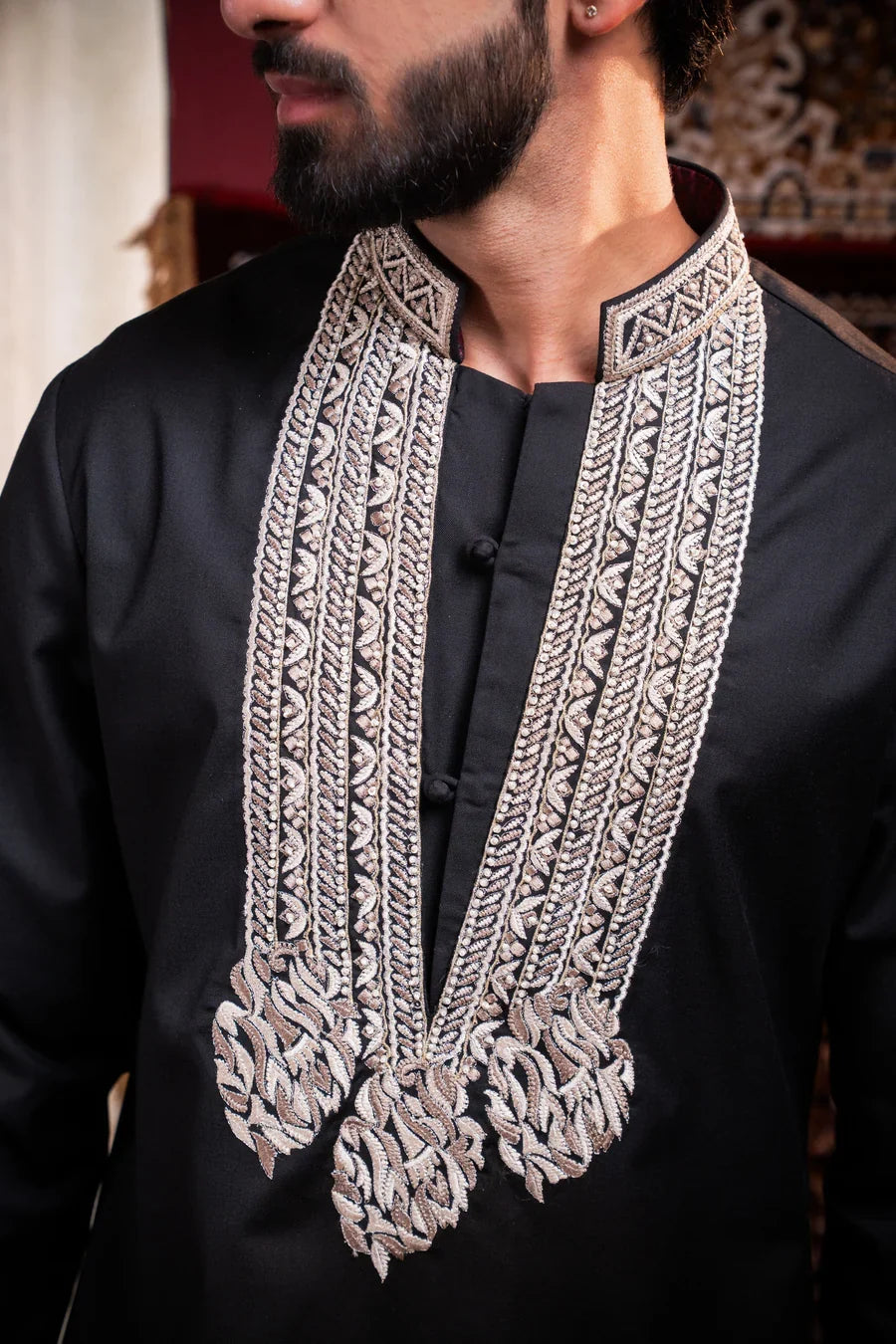 Black Embroidered Kurta with Kashmiri-Inspired Threadwork