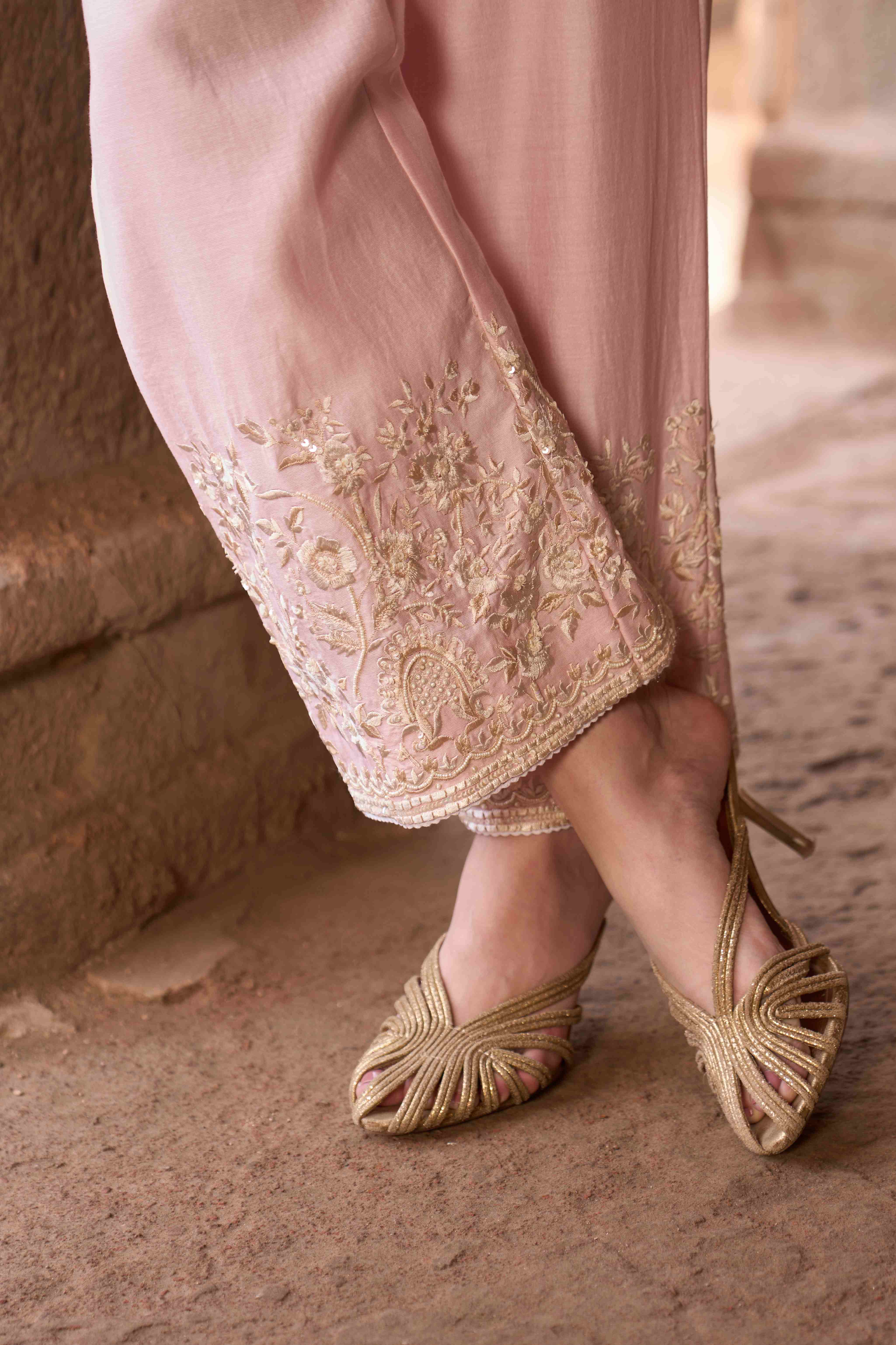SABOOR - PINK SHORT A-LINE KURTA WITH STRAIGHT PANTS AND DUPATTA