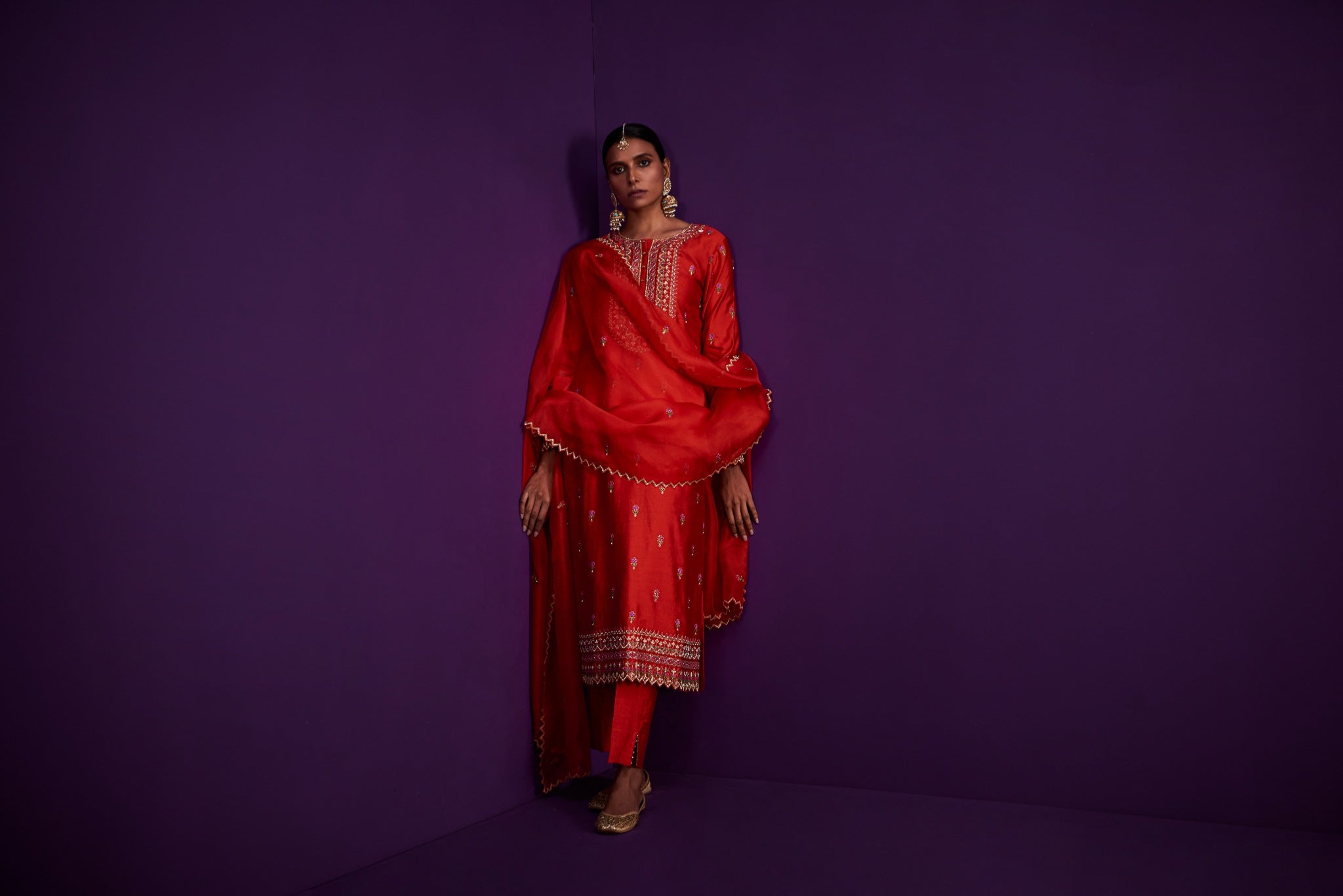 Straight Kurta Set With Zari Embroidery