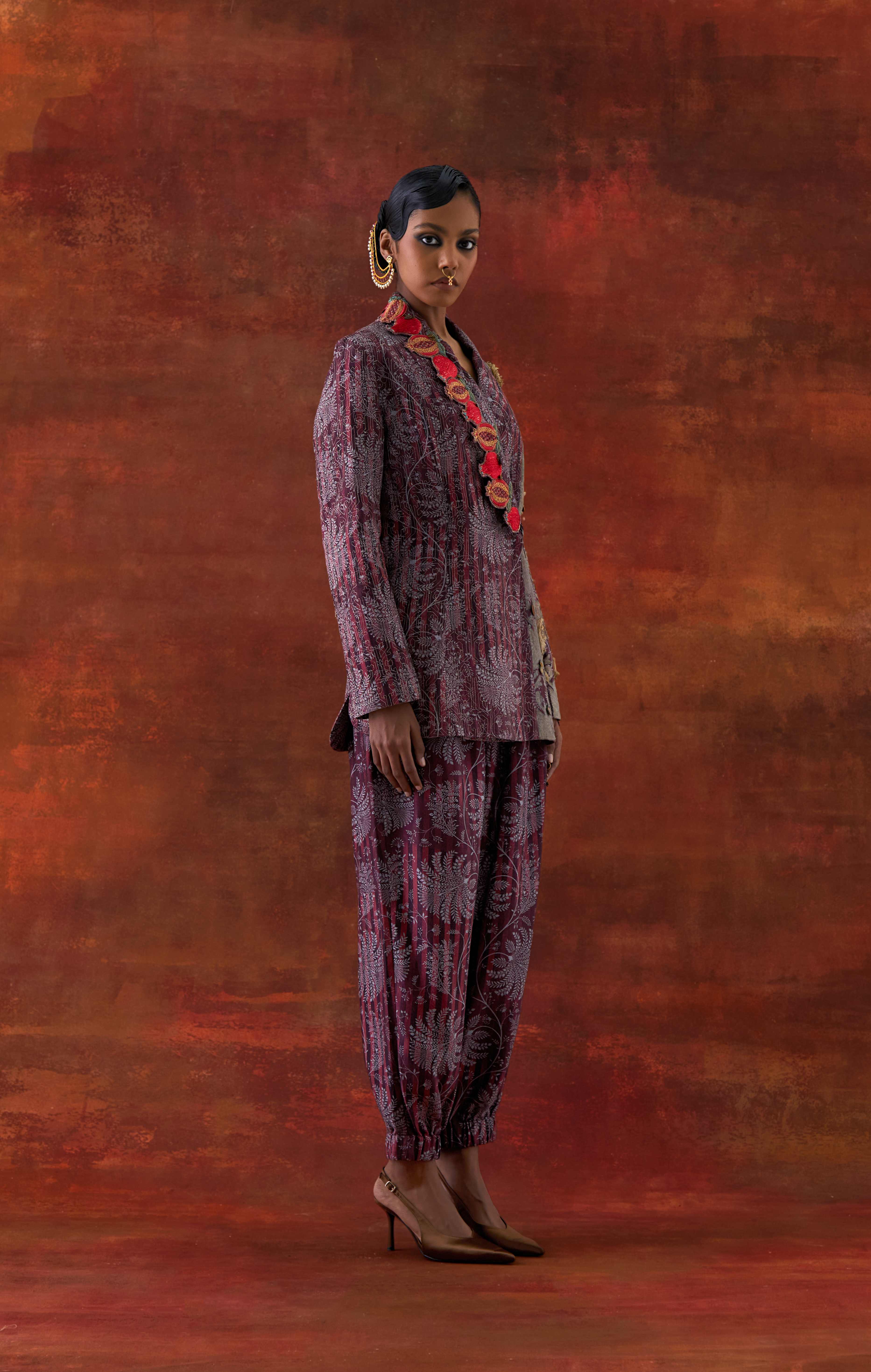 POMOGRANATE EMB DOUBLE LAPEL JACKET WITH PRINTED JOGGERS - image 2