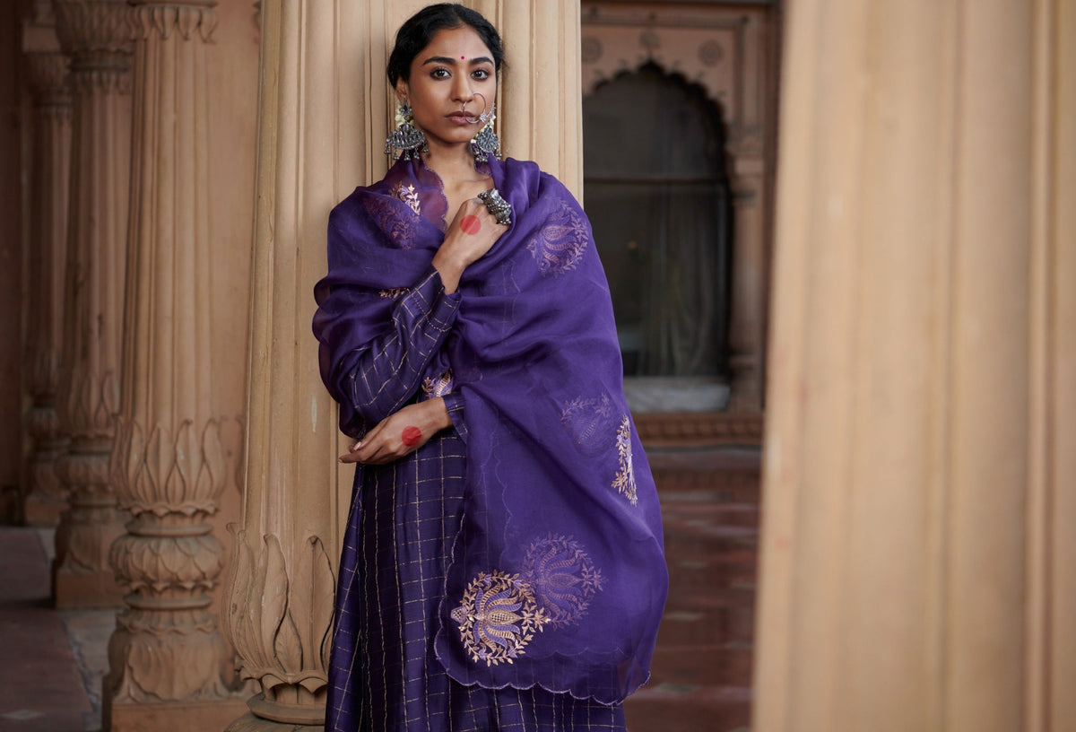 Checks Zari Kurta Set