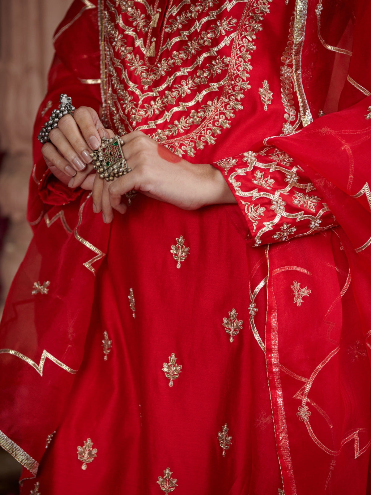 saarang signature sharara set
