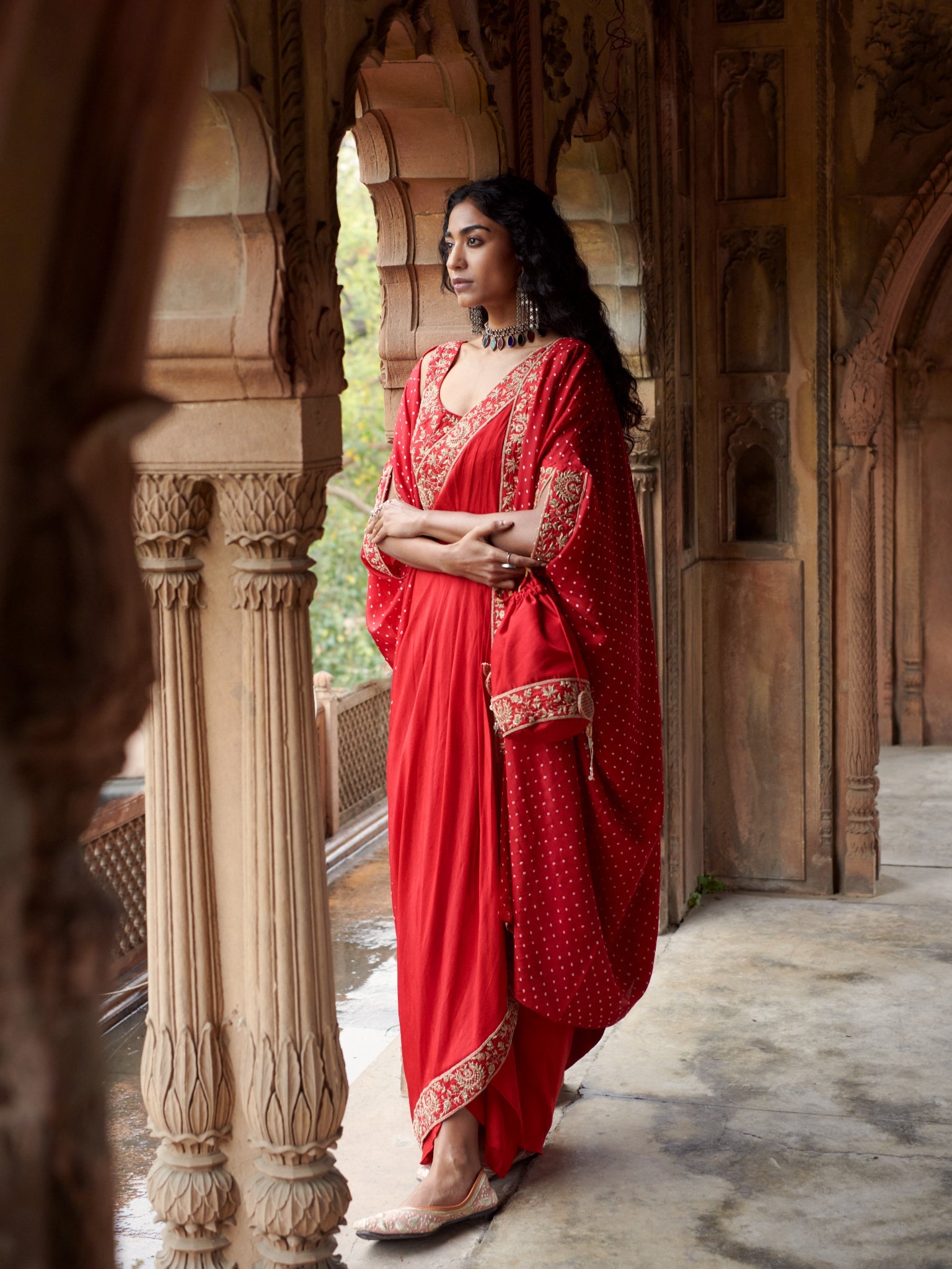 5 pc Heavy Bandhani chandbali Cape Set With a inner drape and potli