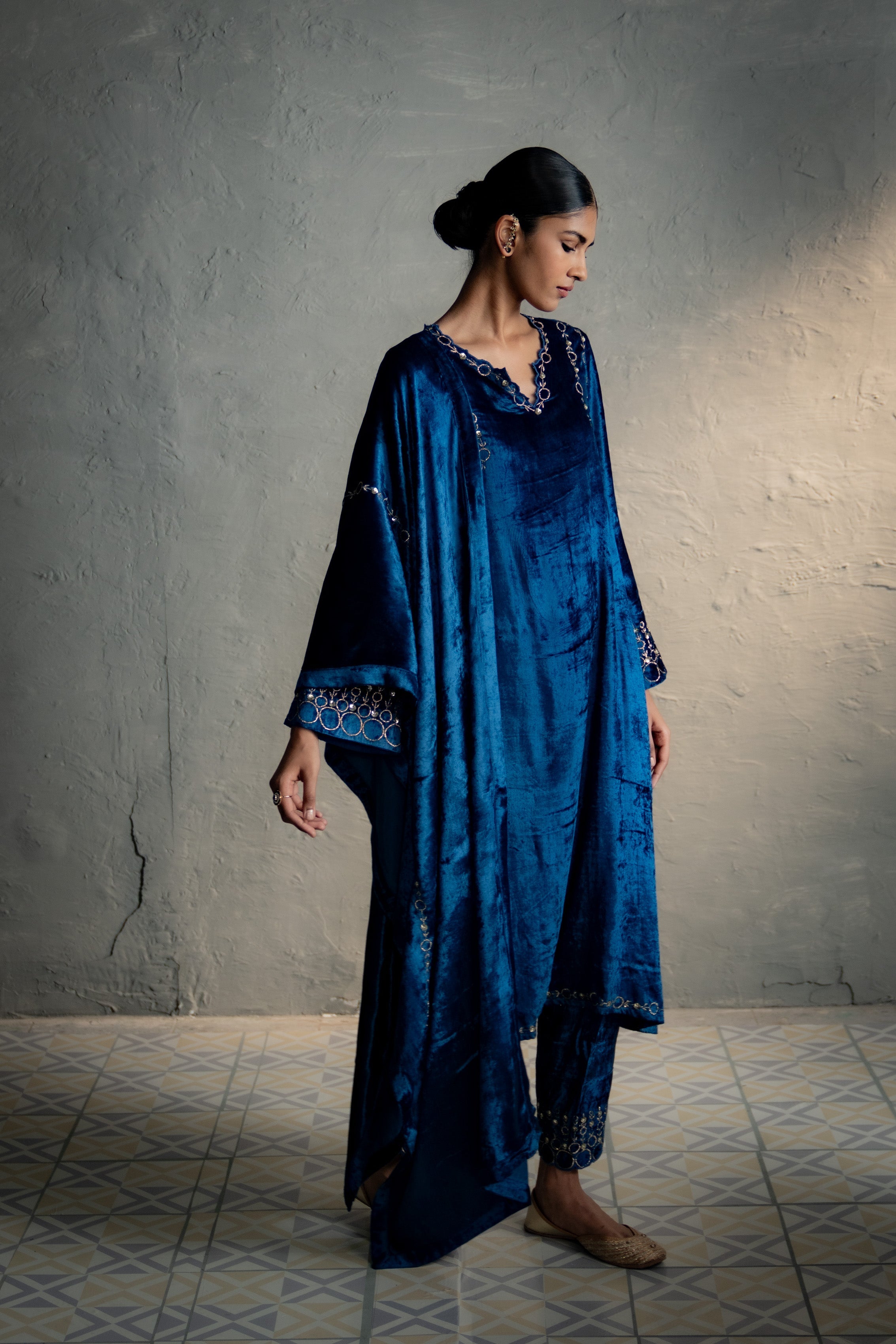 Phiran Style Velvet kurta Set MYWK126VBL-WP16VBL-DOBL