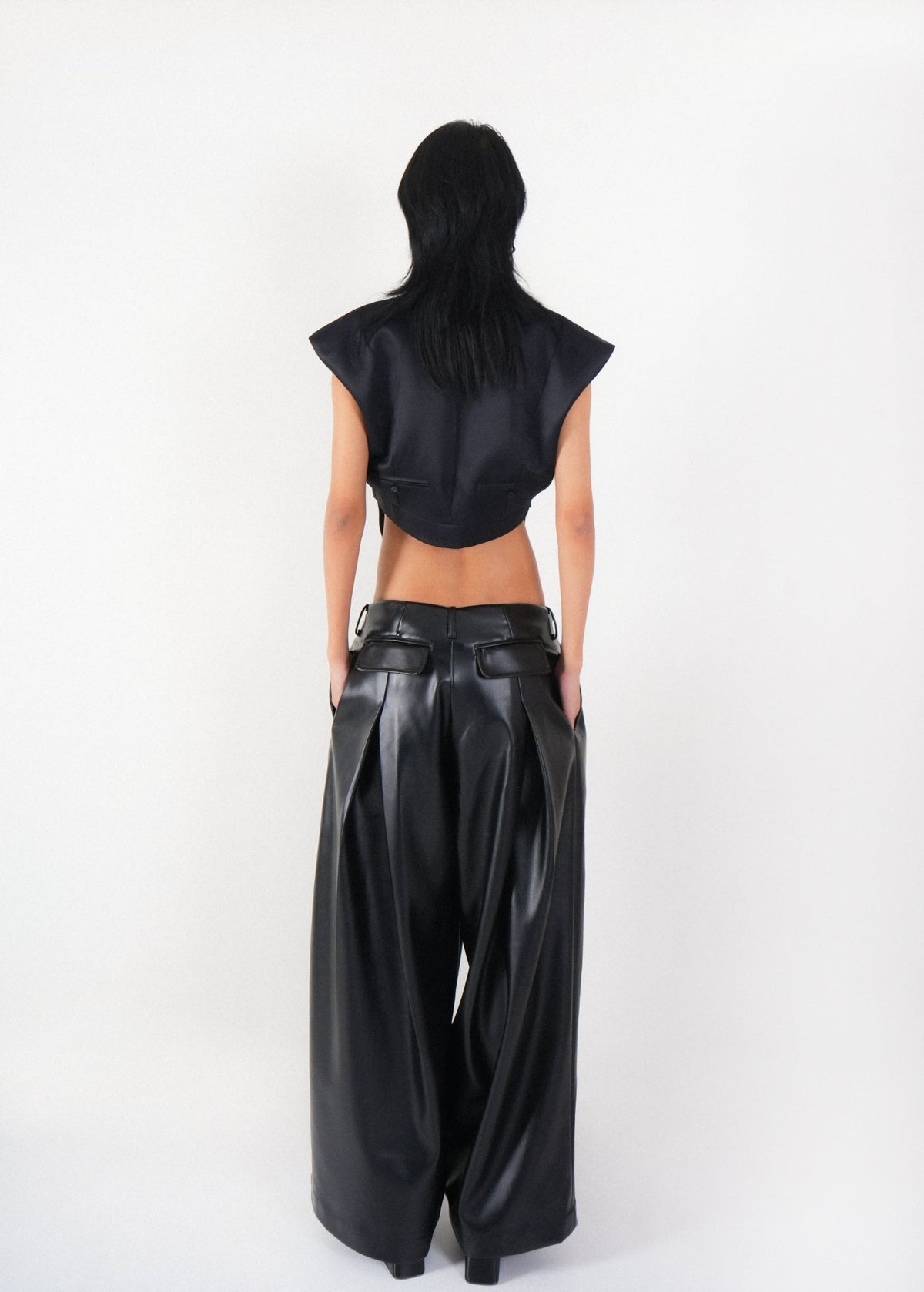 The Sculpt Crop Vest