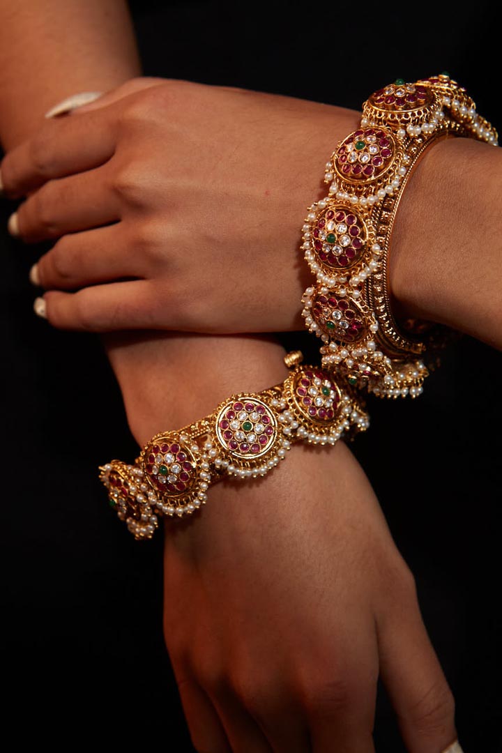 Vivinia By Vidhi Mehra Gold Plated Pink Womens Kundan, Polki Pair of bangles VB309