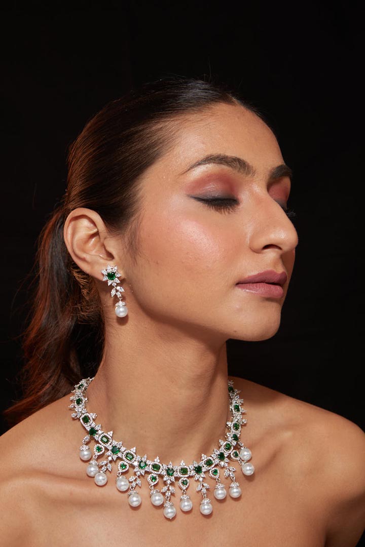 Vivinia By Vidhi Mehra Zia Silver Plated Green Womens Emerald Synthetic Zircon Necklace Set with Pair of earrings VN420