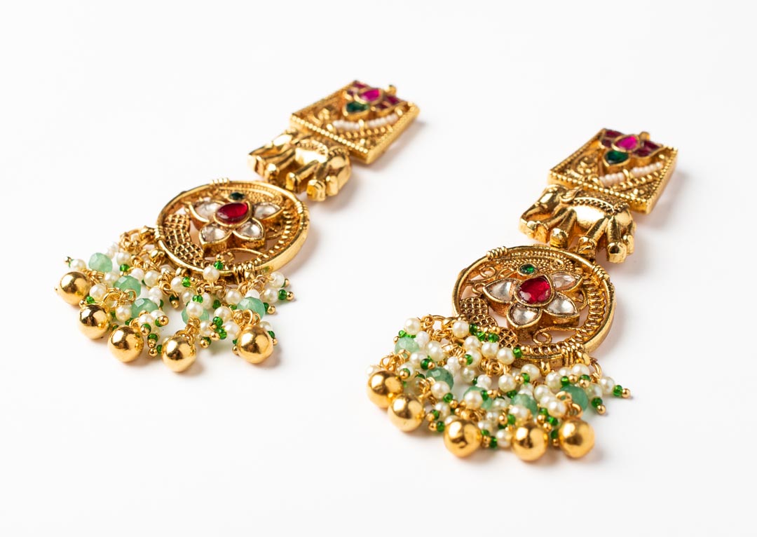 Vivinia By Vidhi Mehra Gold Plated Multicolored Womens Beads Short Necklace Set with Pair of Earrings VN922